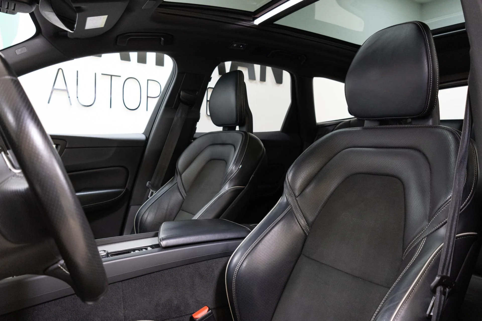 Myydään Volvo XC60 2018 11