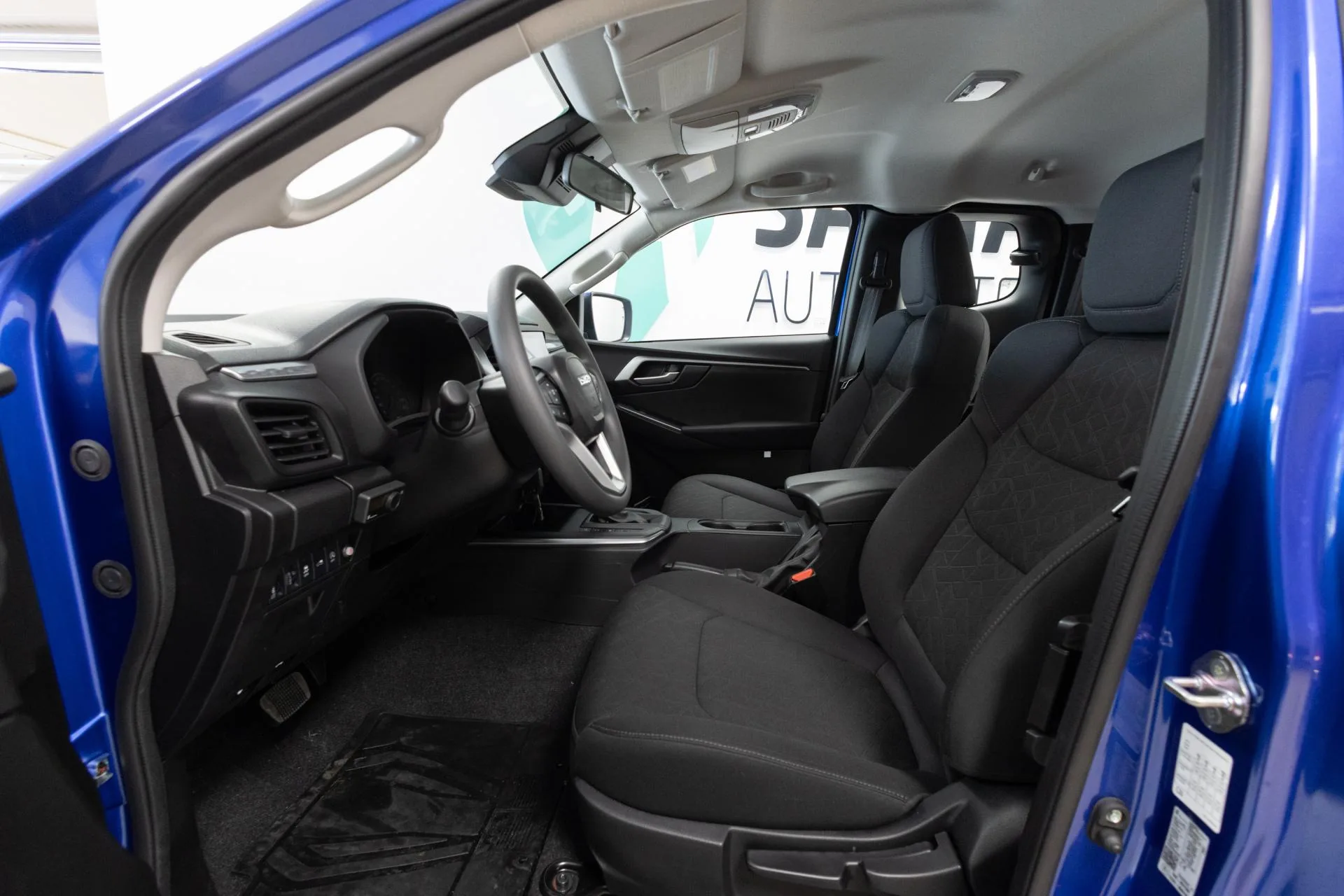 Myydään Isuzu D-Max 2025 6