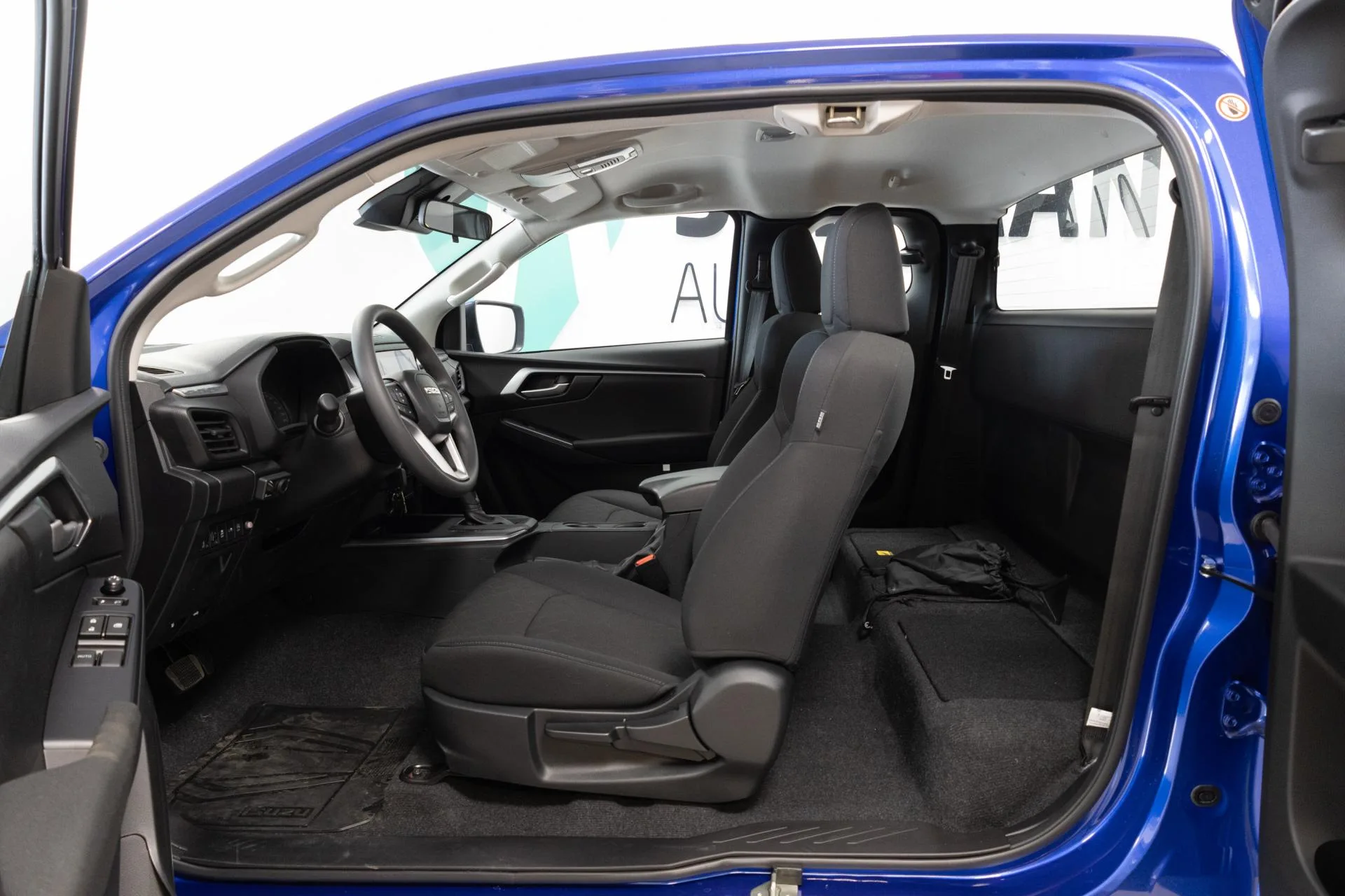 Myydään Isuzu D-Max 2025 7