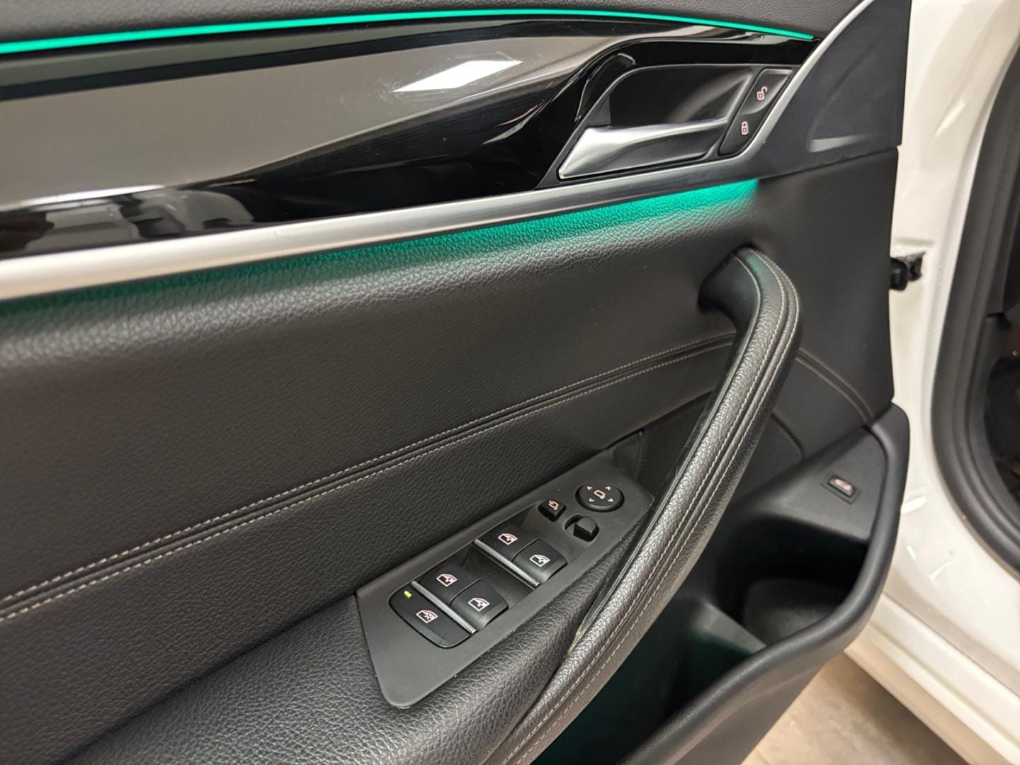 Myydään BMW 520 2018 6