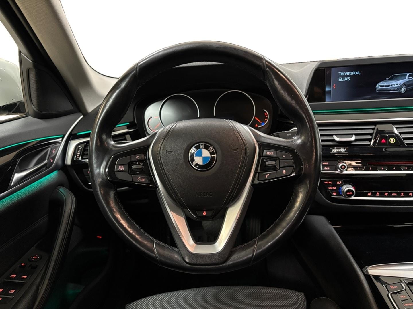 Myydään BMW 520 2018 9