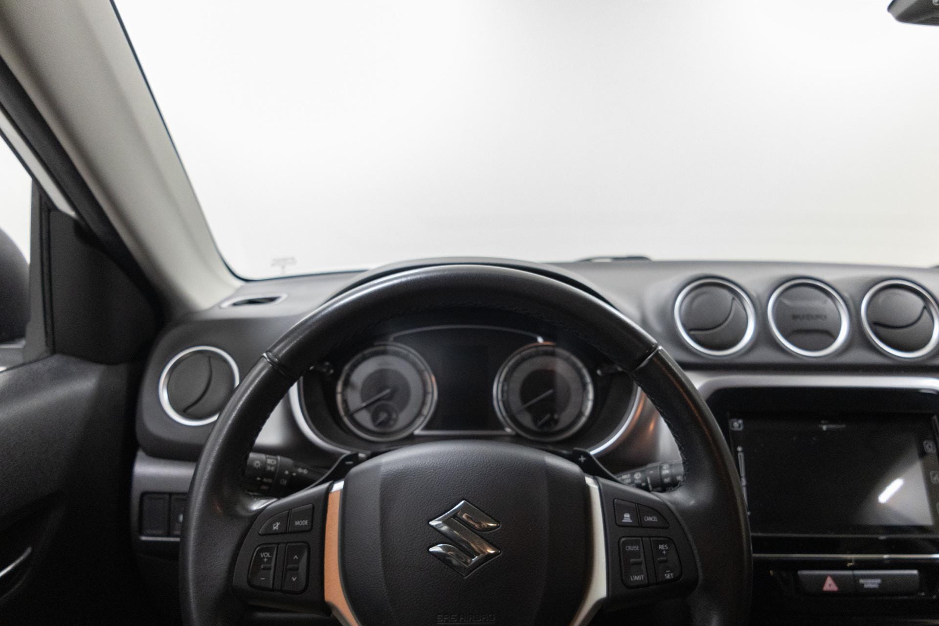 Myydään Suzuki Vitara 2021 14