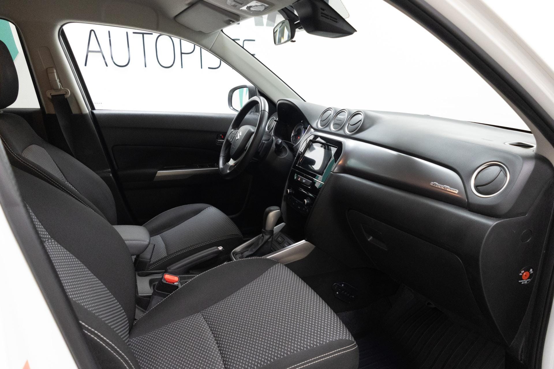 Myydään Suzuki Vitara 2021 12