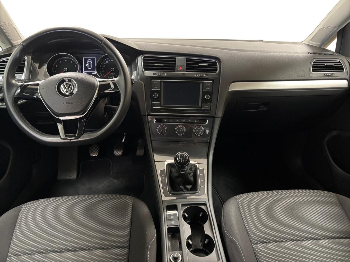 Myydään Volkswagen Golf 2018 15