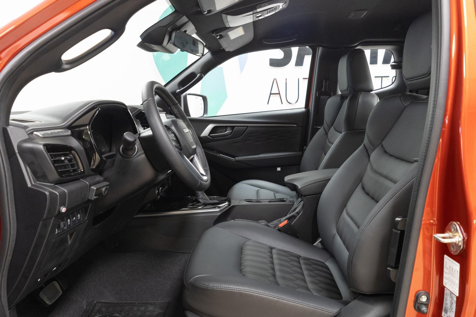 Myydään Isuzu D-Max 2025 11