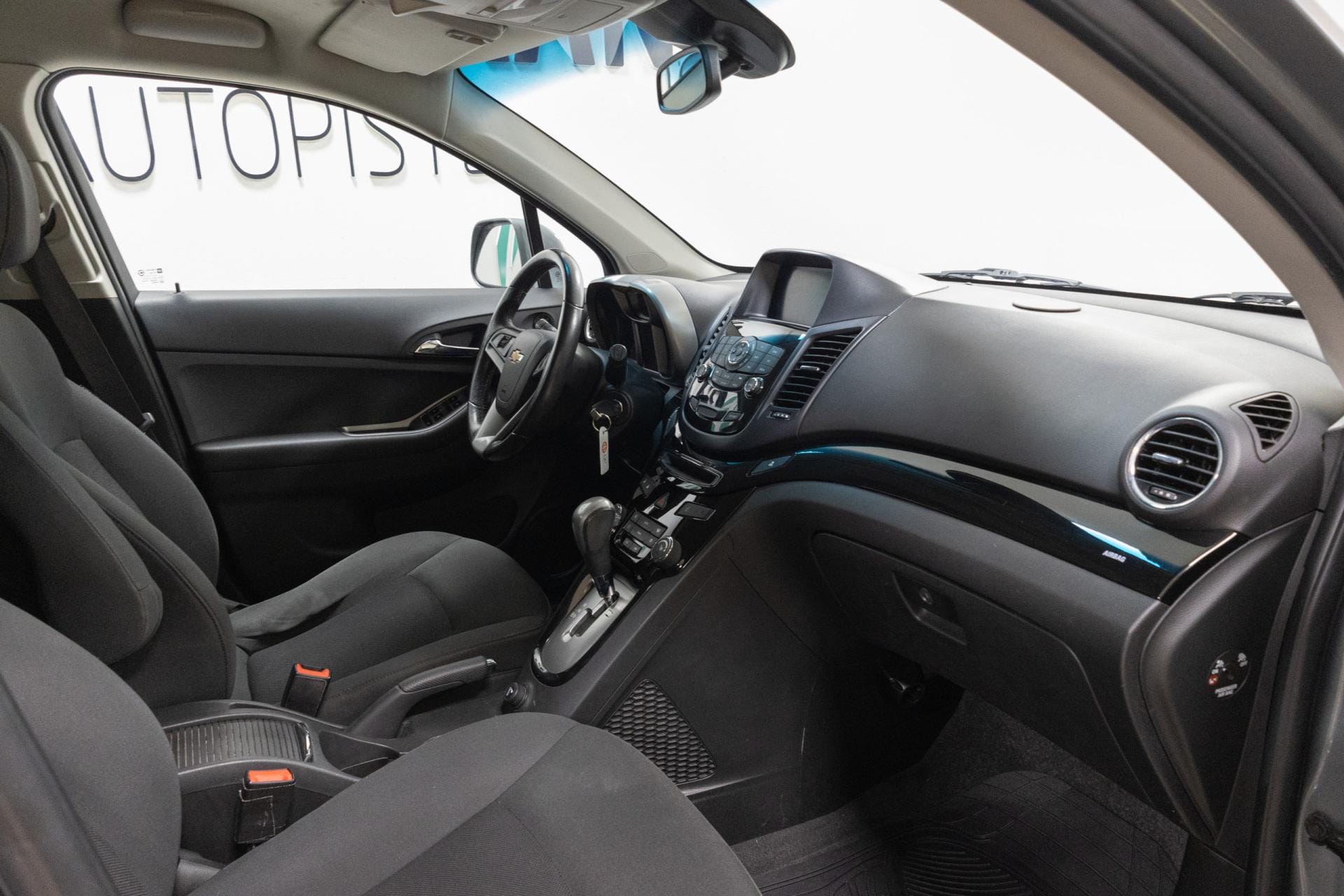 Myydään Chevrolet Orlando 2012 9