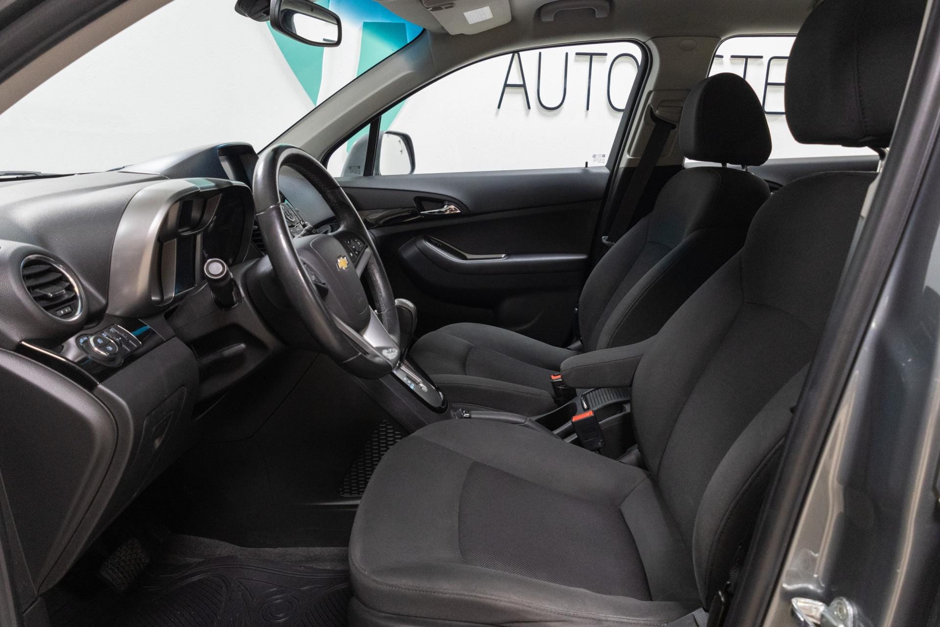 Myydään Chevrolet Orlando 2012 6