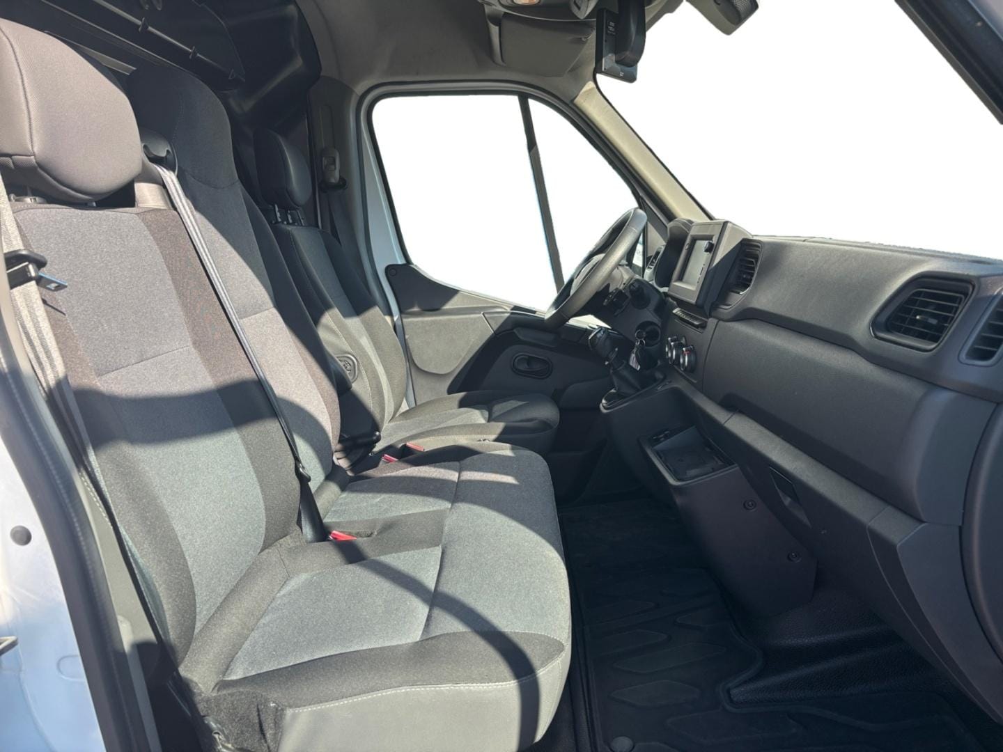 Myydään Renault Master 2019 12