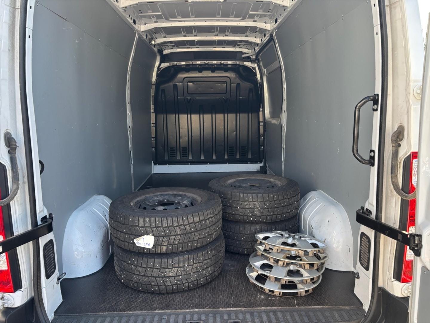 Myydään Renault Master 2019 16