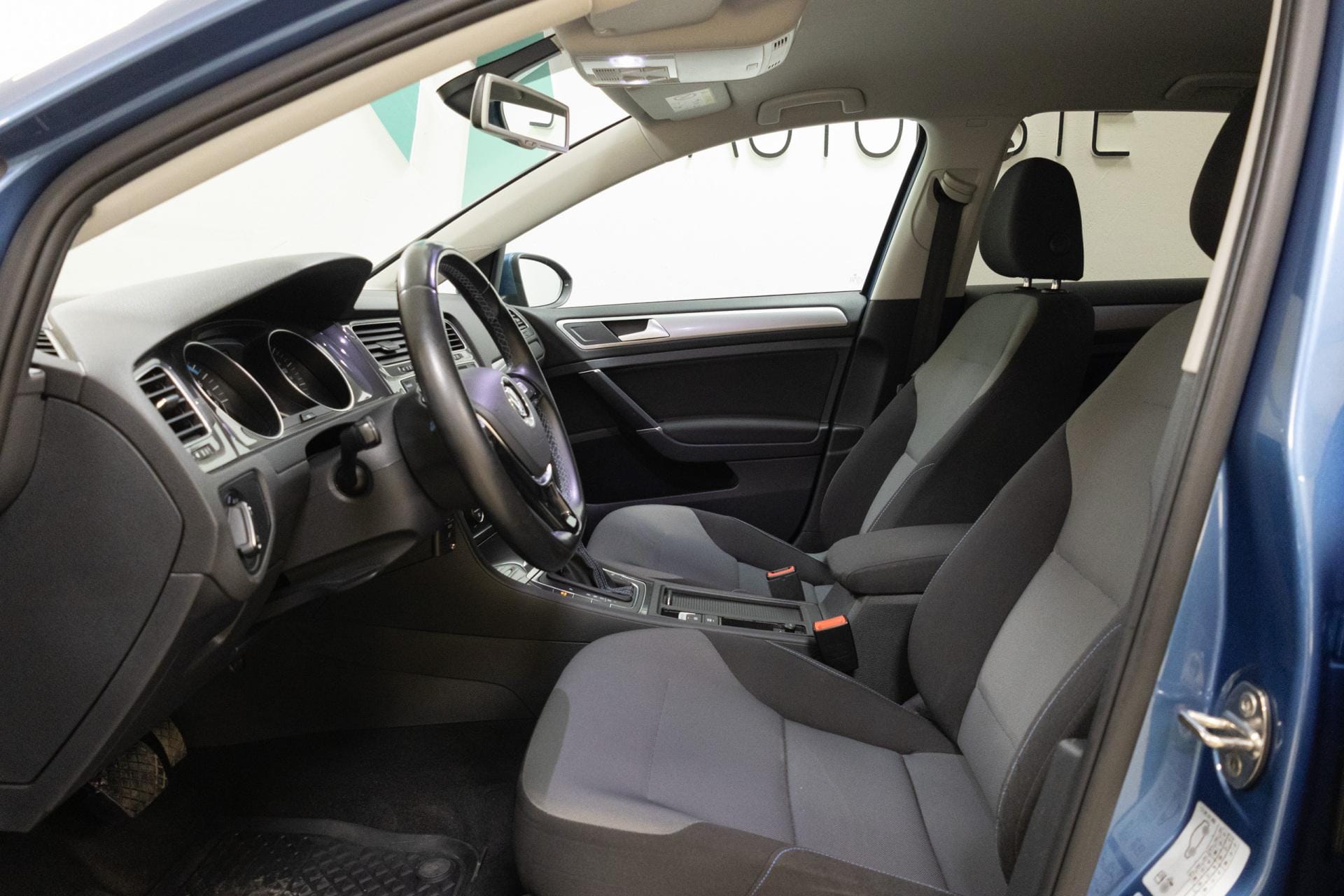 Myydään Volkswagen Golf 2015 7