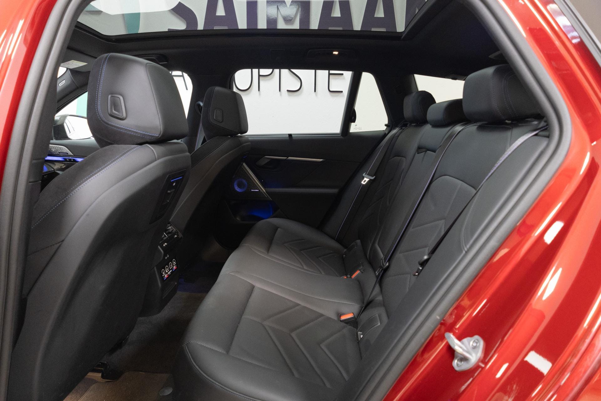 Myydään BMW i5 M60 2024 16