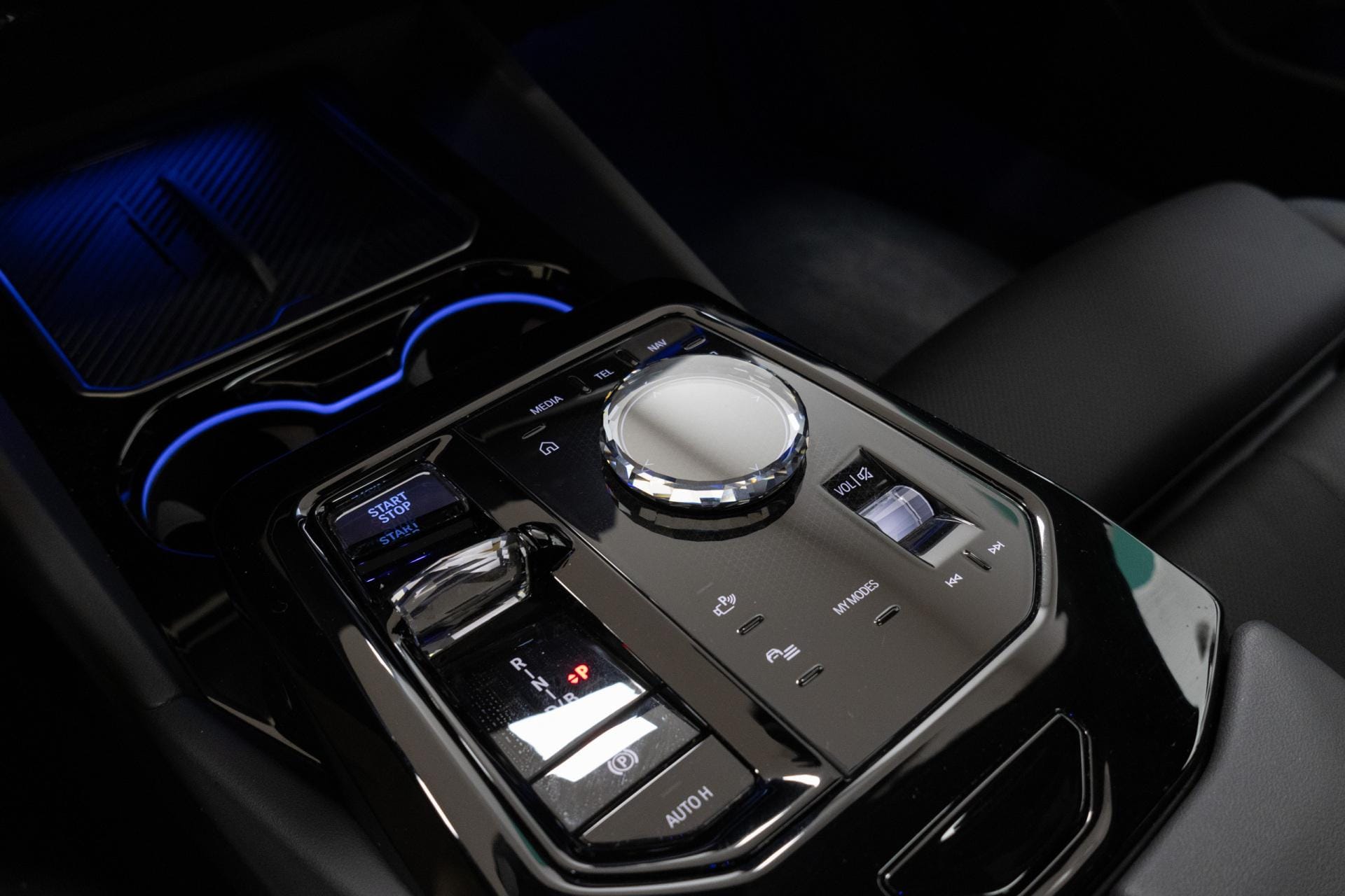 Myydään BMW i5 M60 2024 24