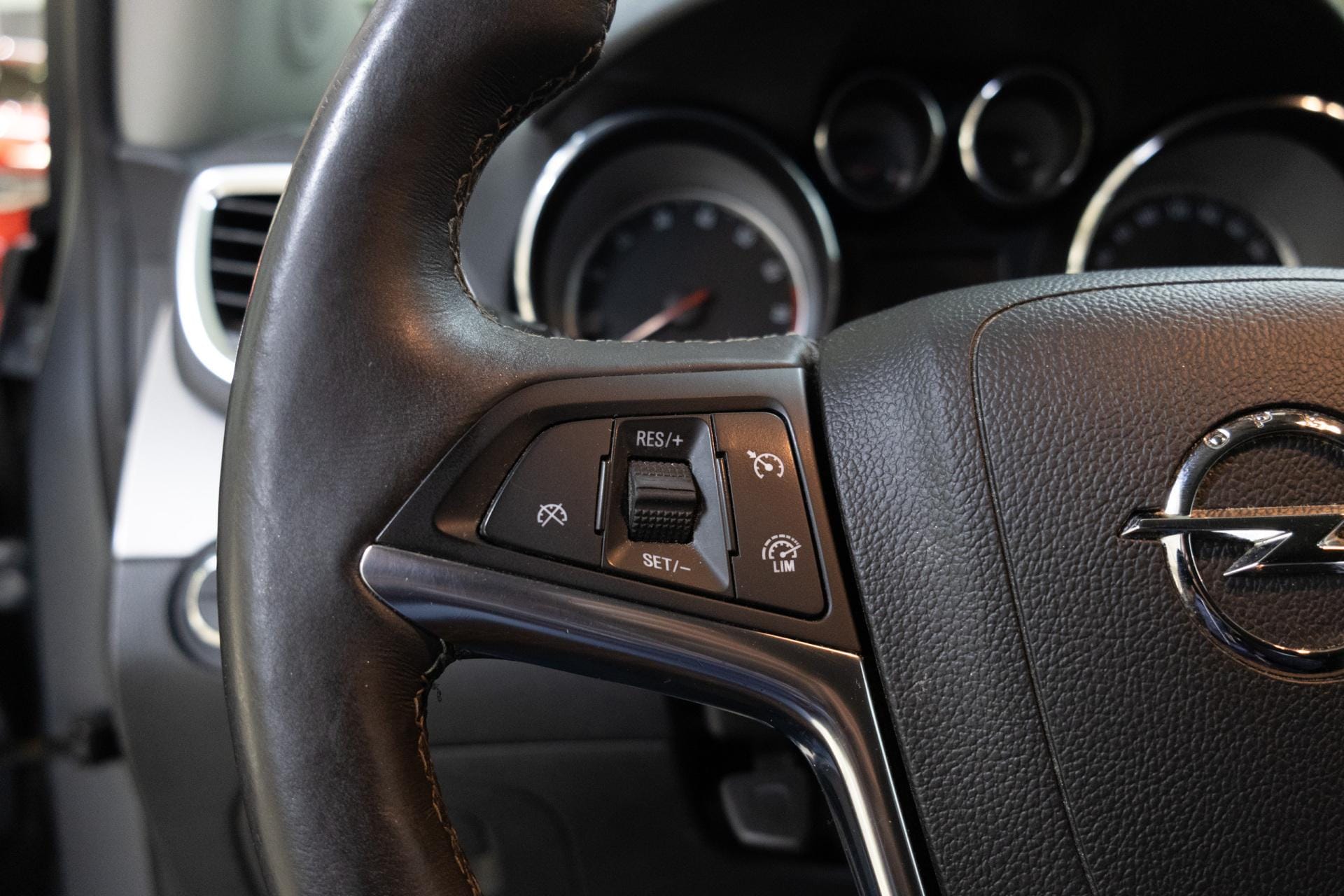 Myydään Opel Mokka 2014 12