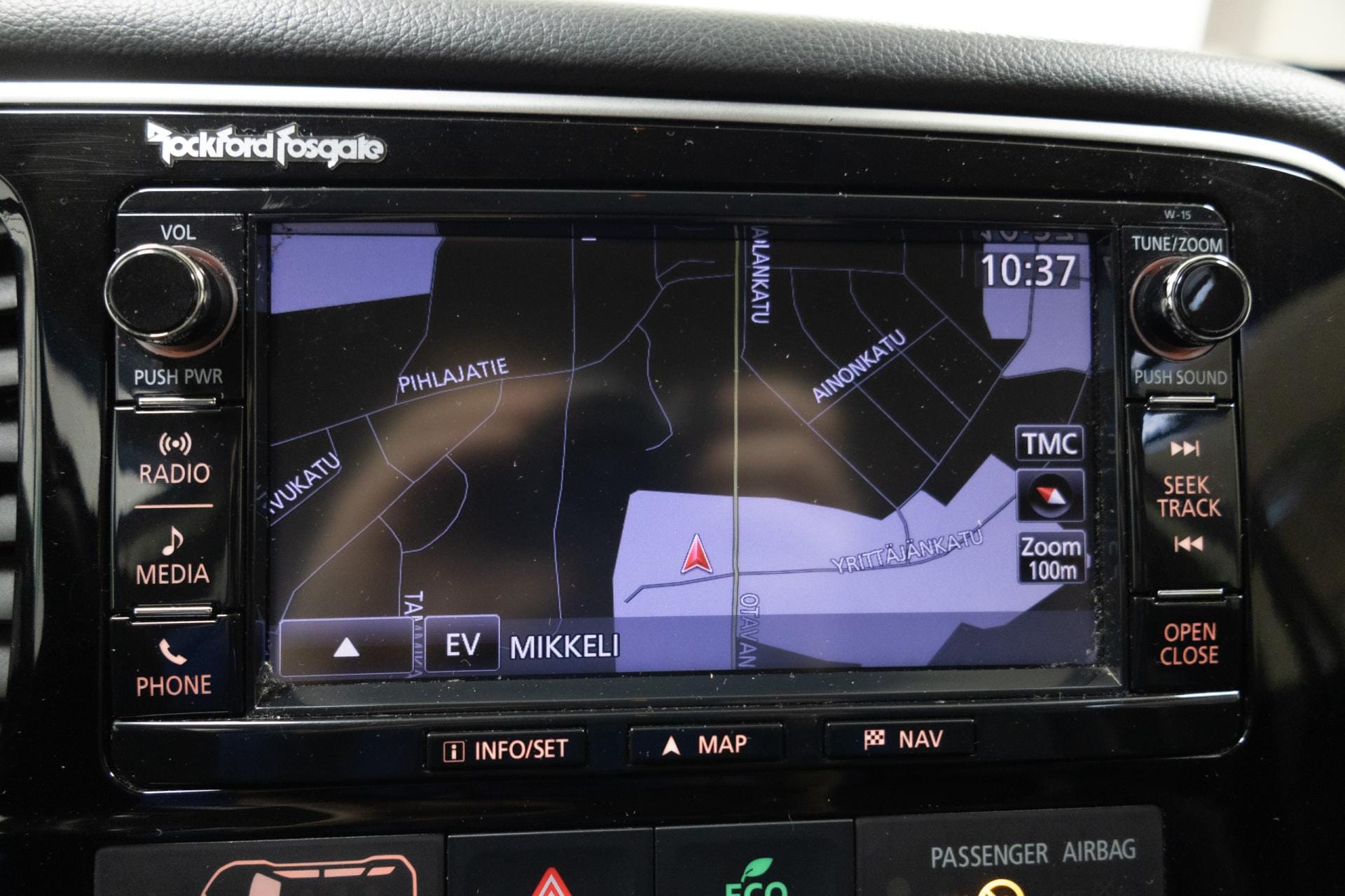 Myydään Mitsubishi Outlander PHEV 2017 16