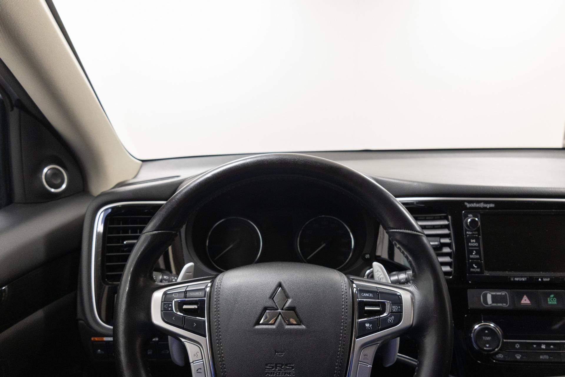 Myydään Mitsubishi Outlander PHEV 2017 14