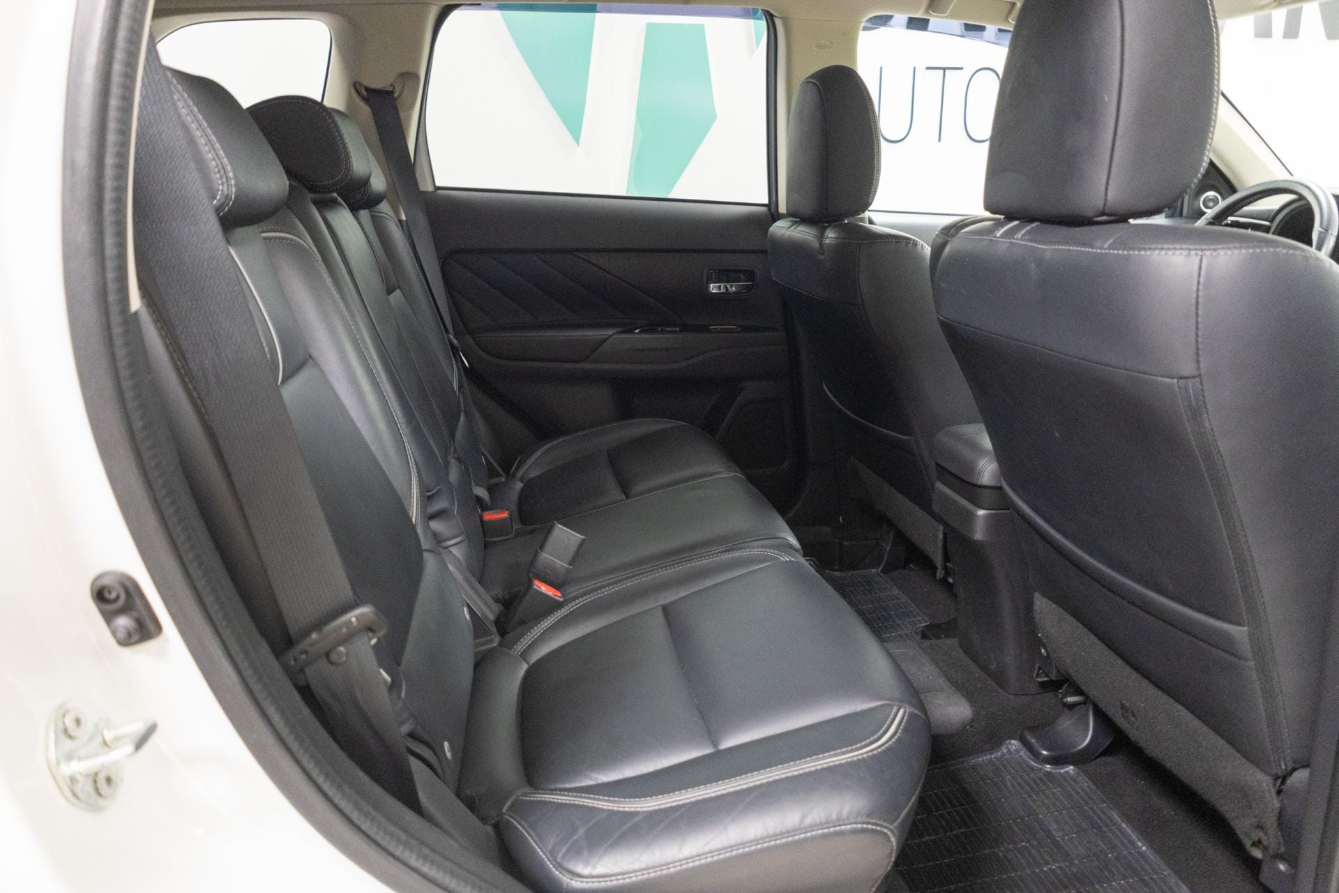 Myydään Mitsubishi Outlander PHEV 2017 11