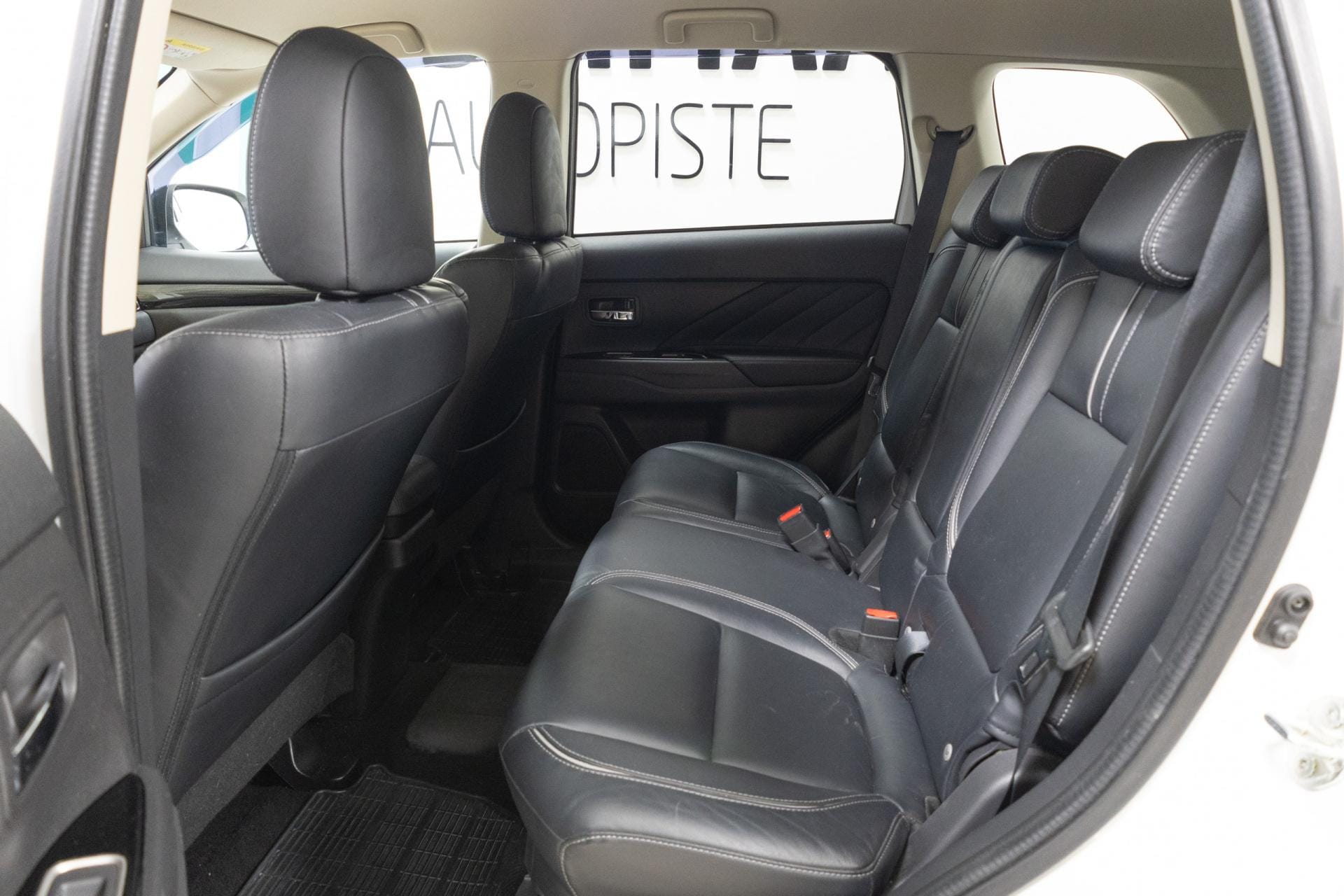 Myydään Mitsubishi Outlander PHEV 2017 10