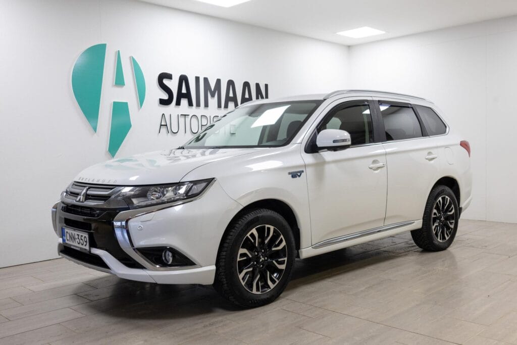 Tutustu Mitsubishi Outlander PHEV