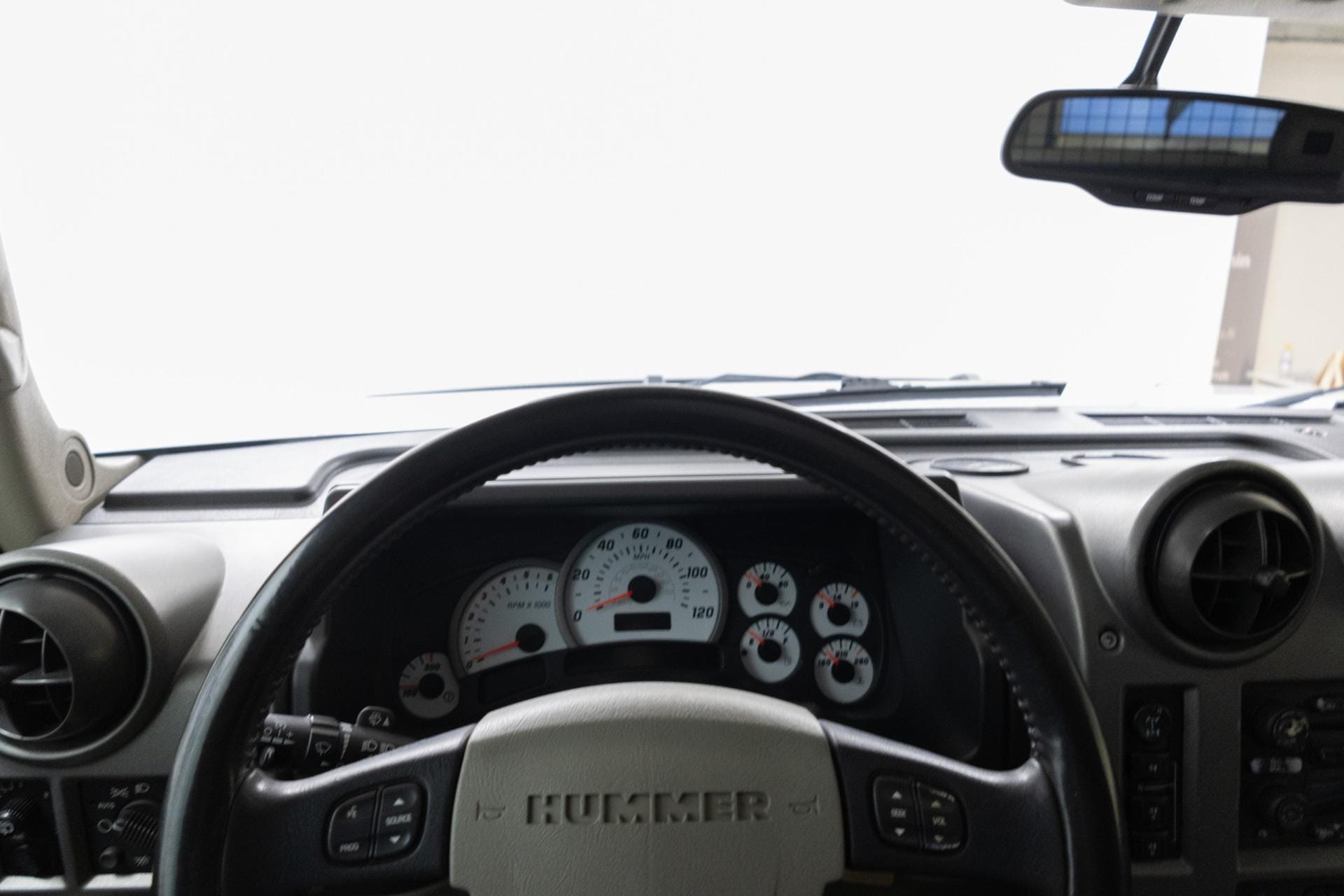 Myydään Hummer H2 2002 11