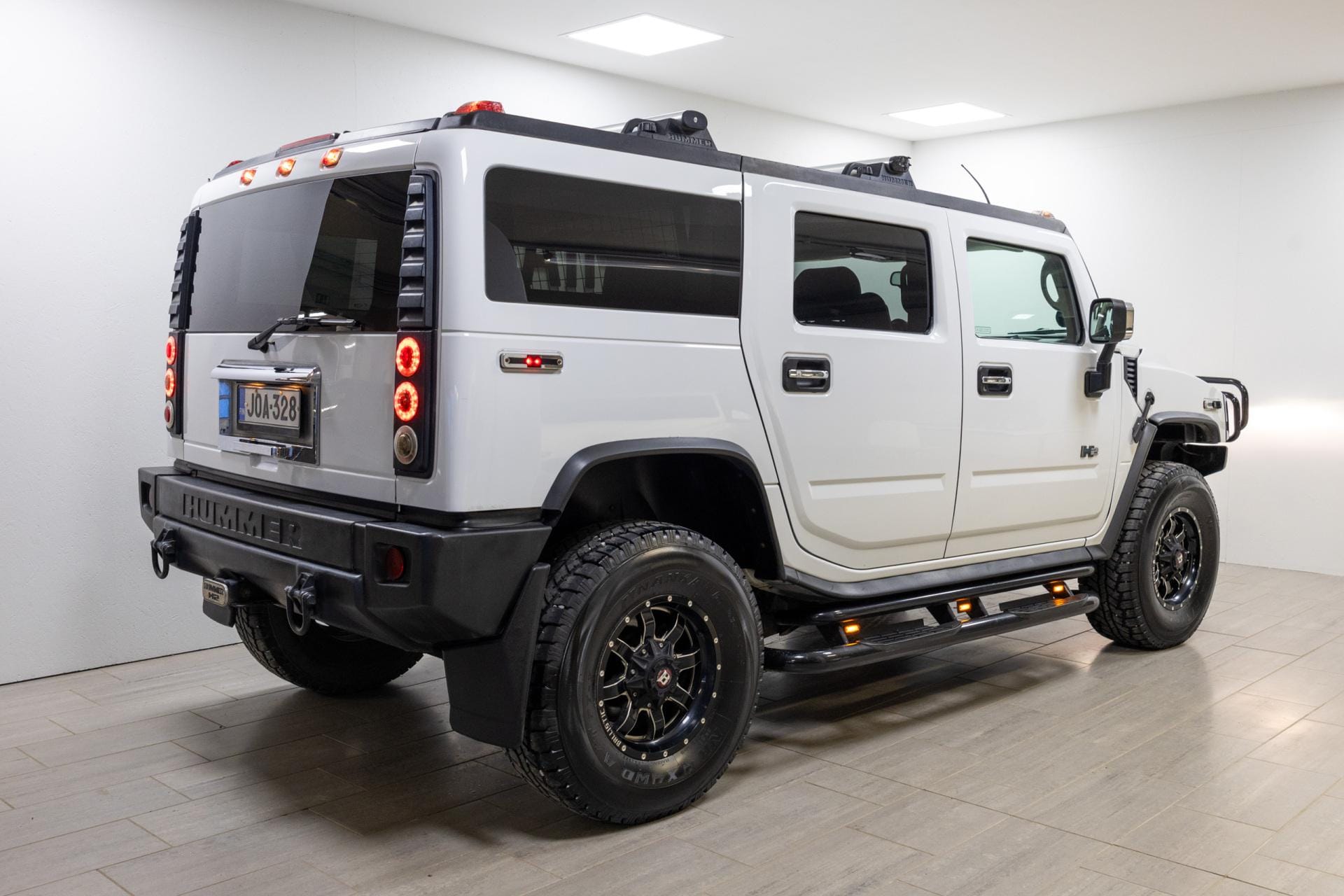 Myydään Hummer H2 2002 3