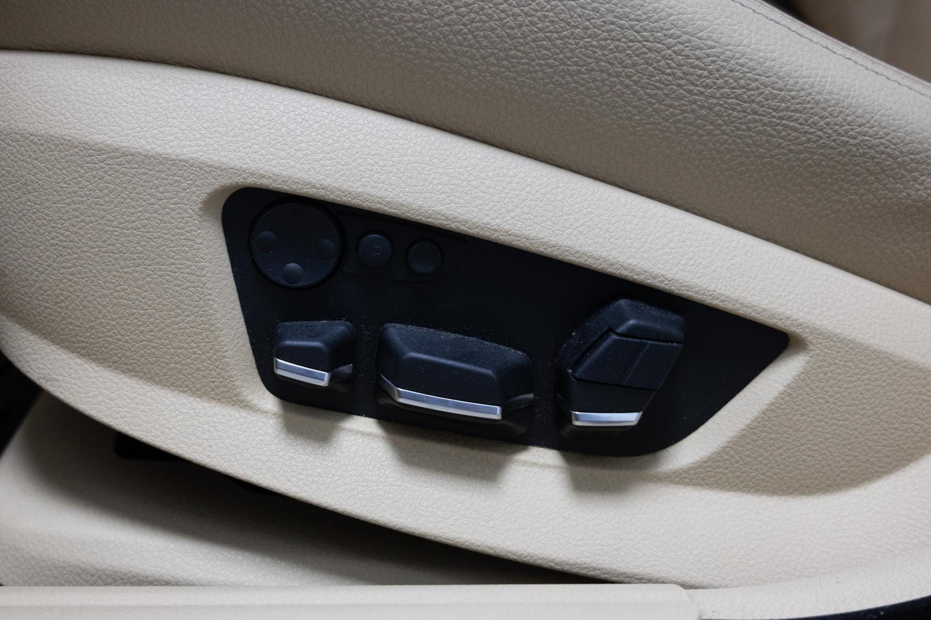 Myydään BMW 530 2012 17