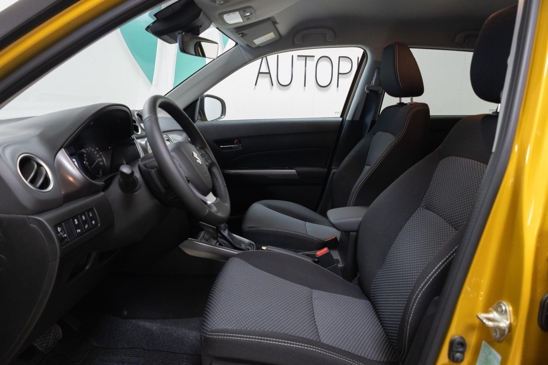 Myydään Suzuki Vitara 2026 6