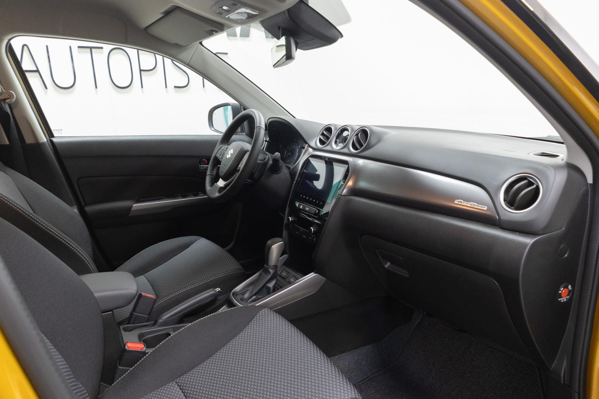 Myydään Suzuki Vitara 2026 11