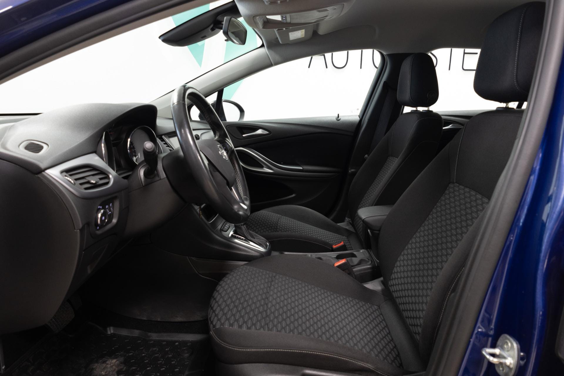 Myydään Opel Astra 2022 7