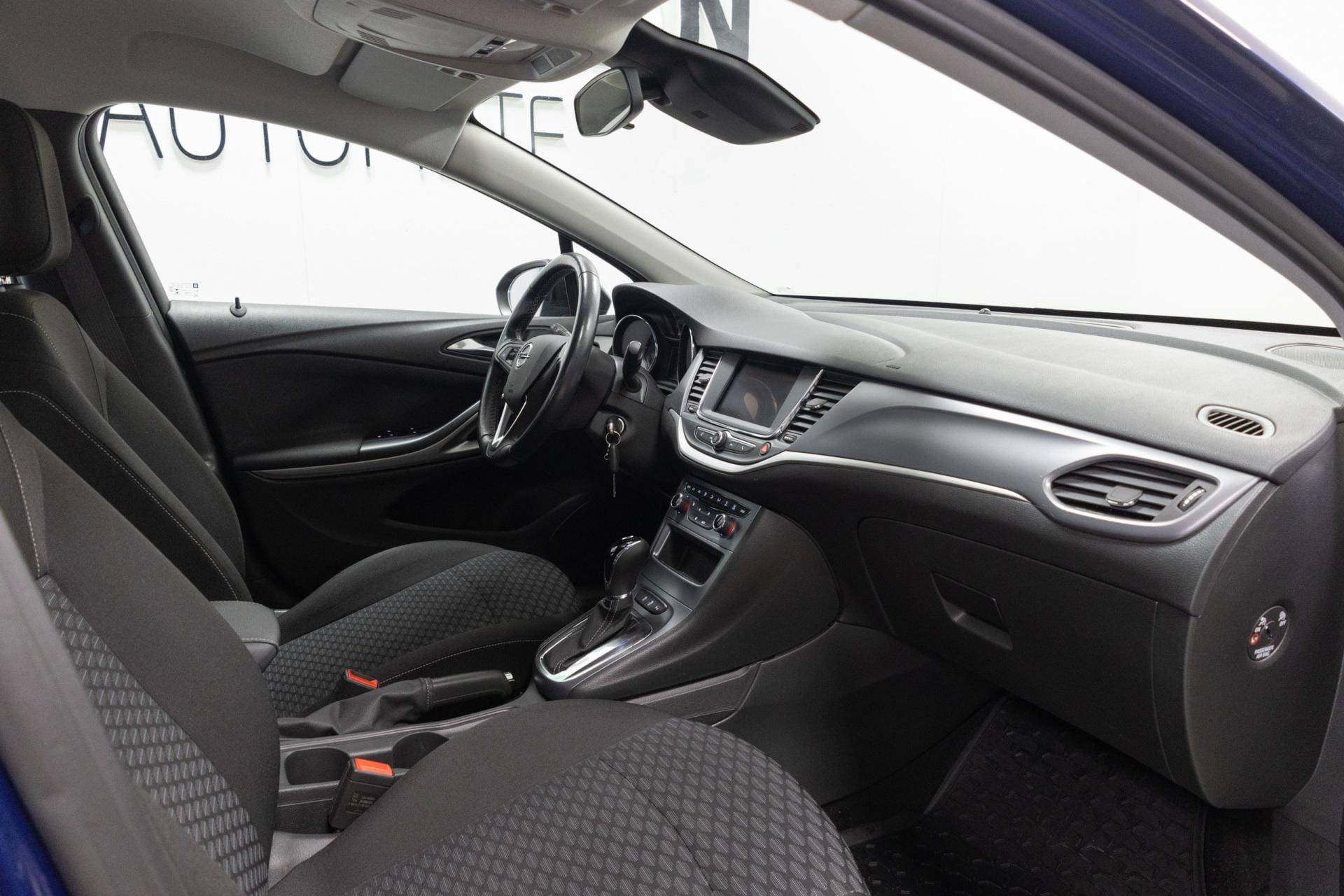 Myydään Opel Astra 2022 10