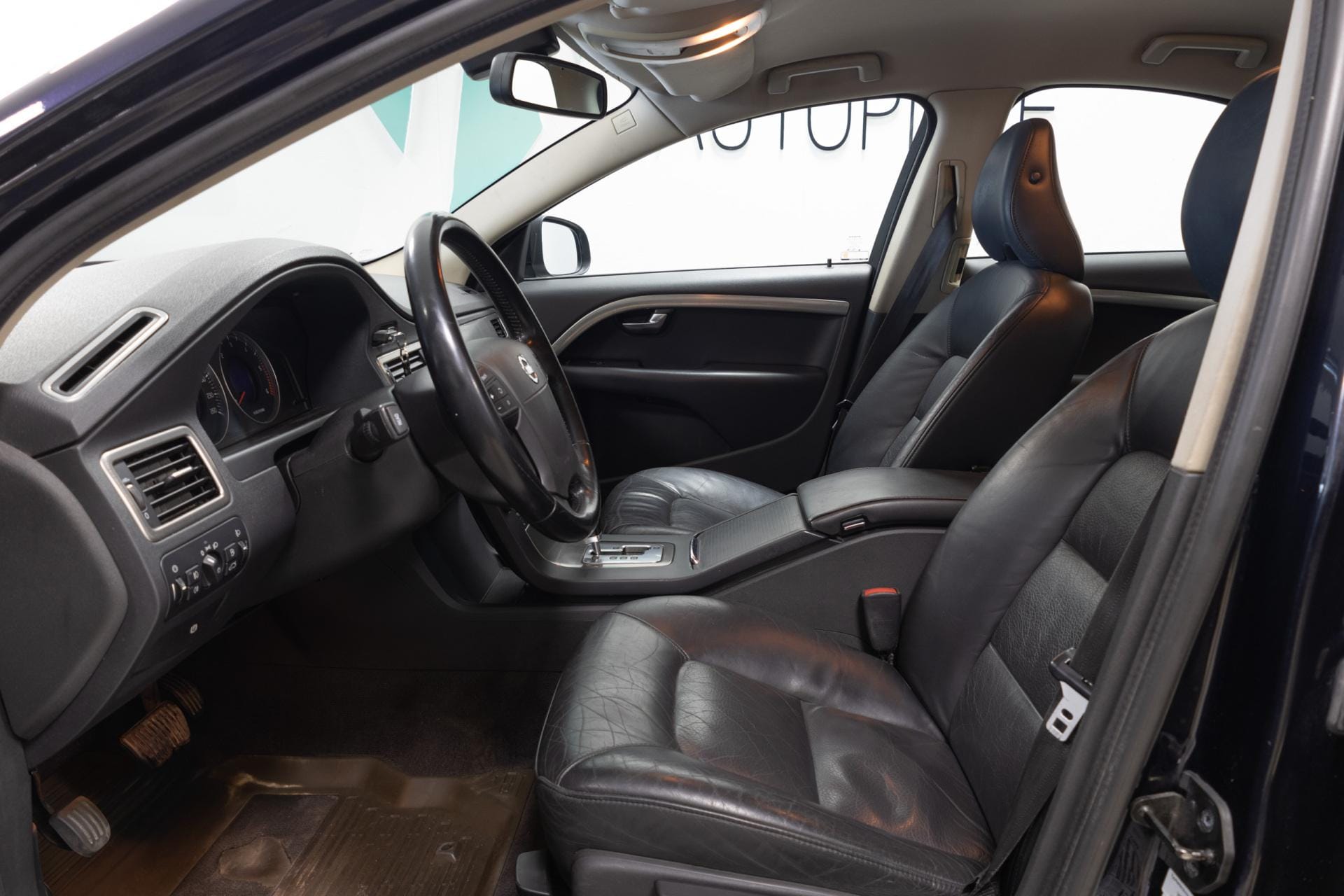 Myydään Volvo S80 2006 7