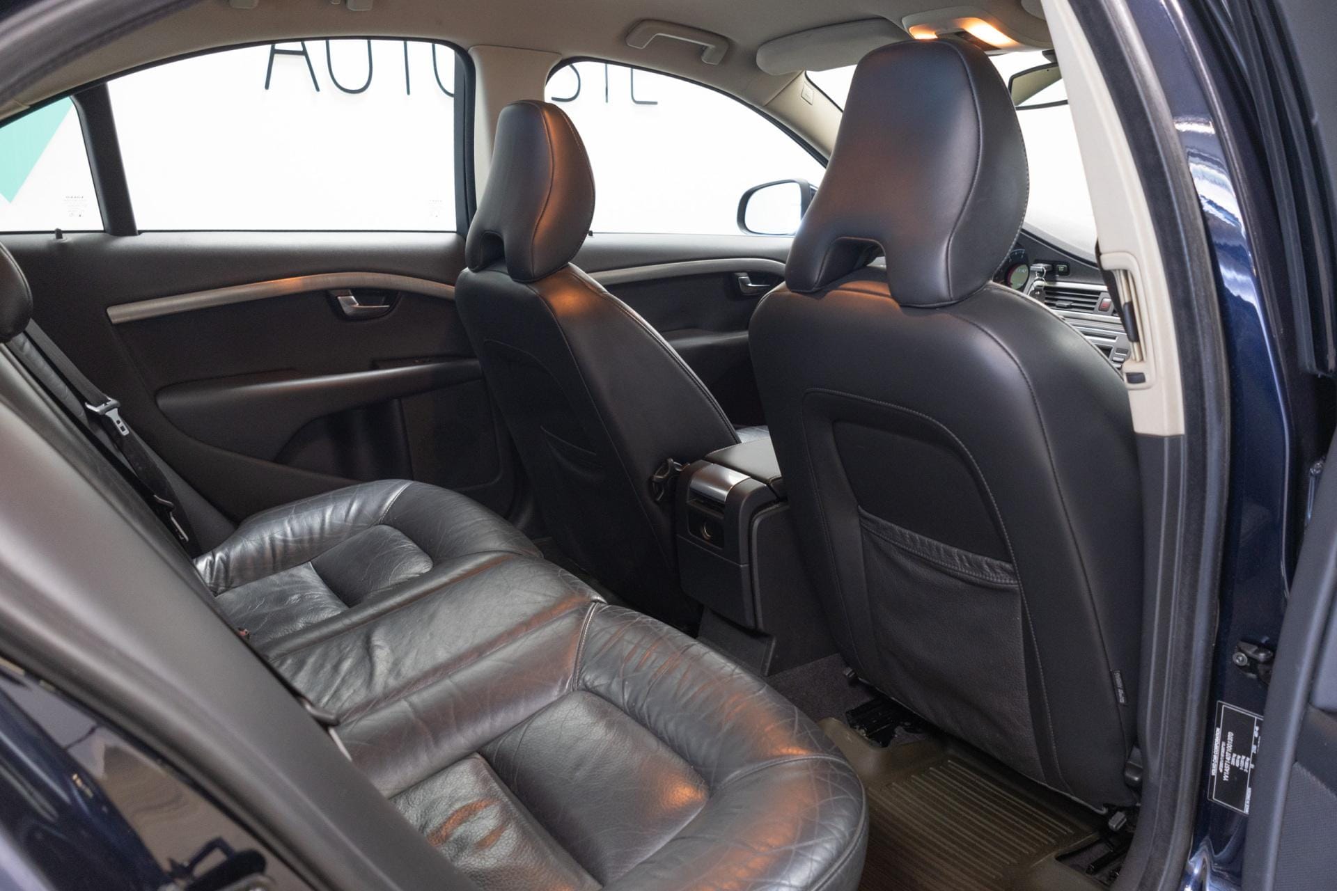Myydään Volvo S80 2006 12