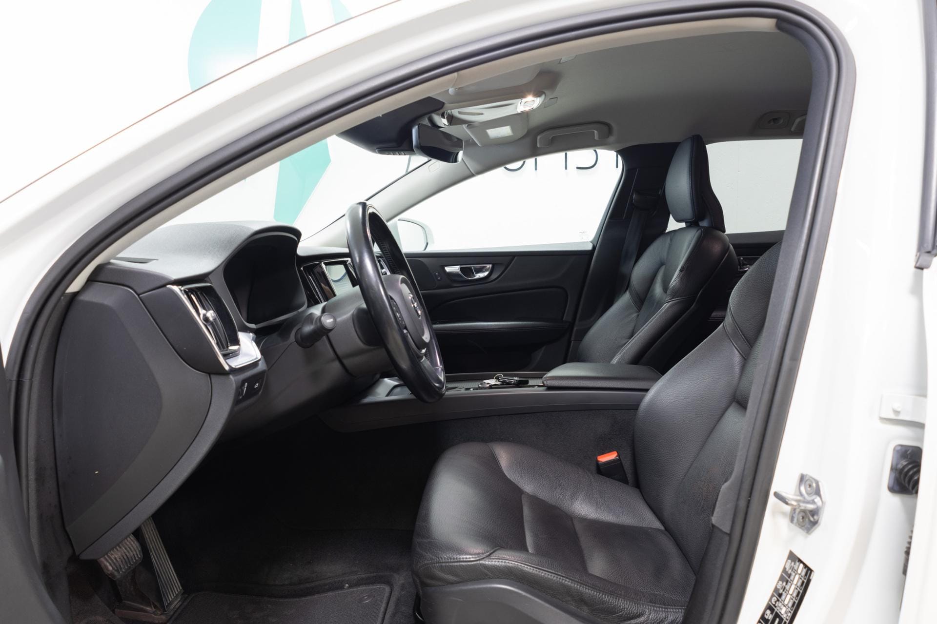 Myydään Volvo V60 2020 10
