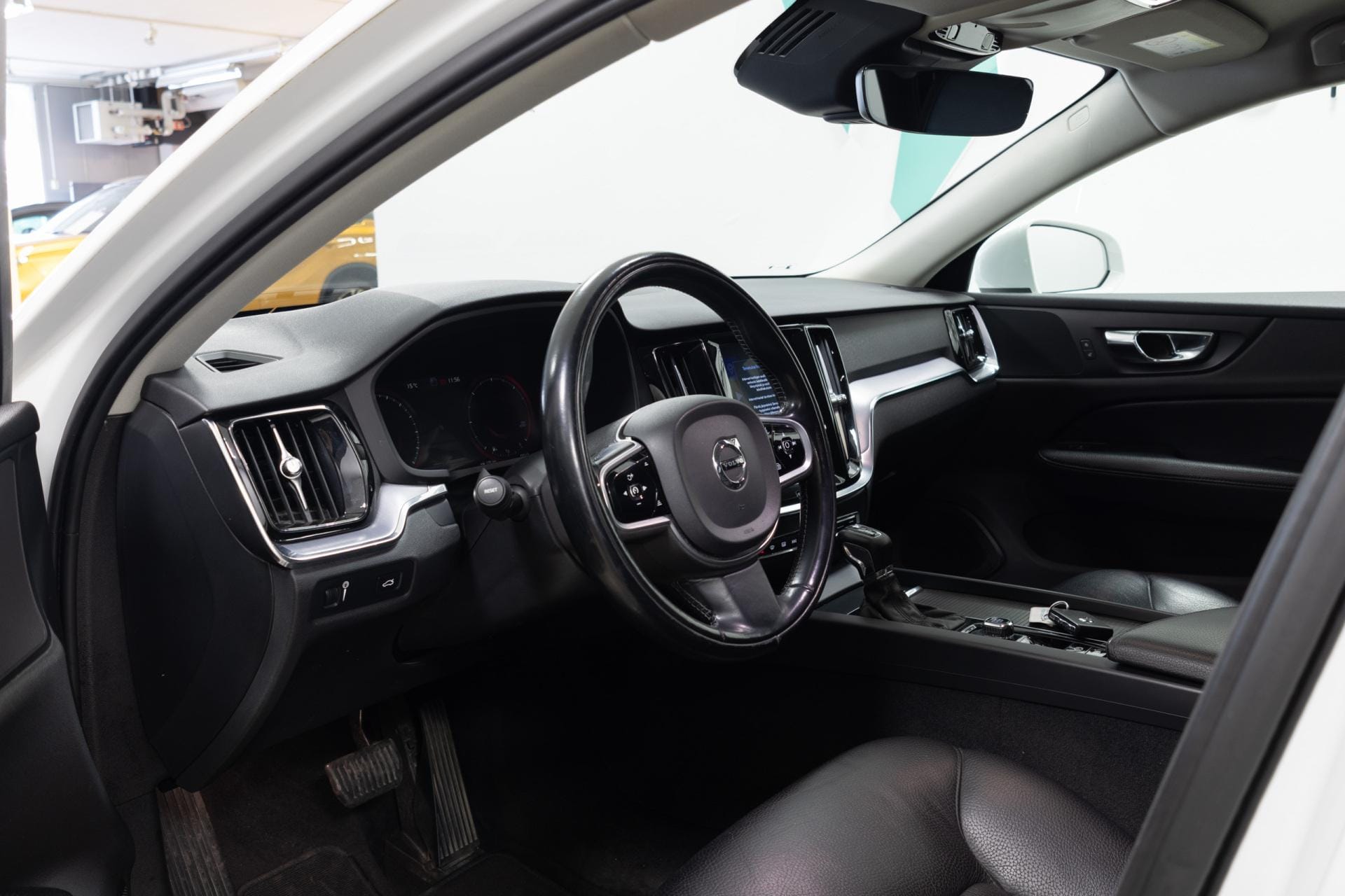 Myydään Volvo V60 2020 9