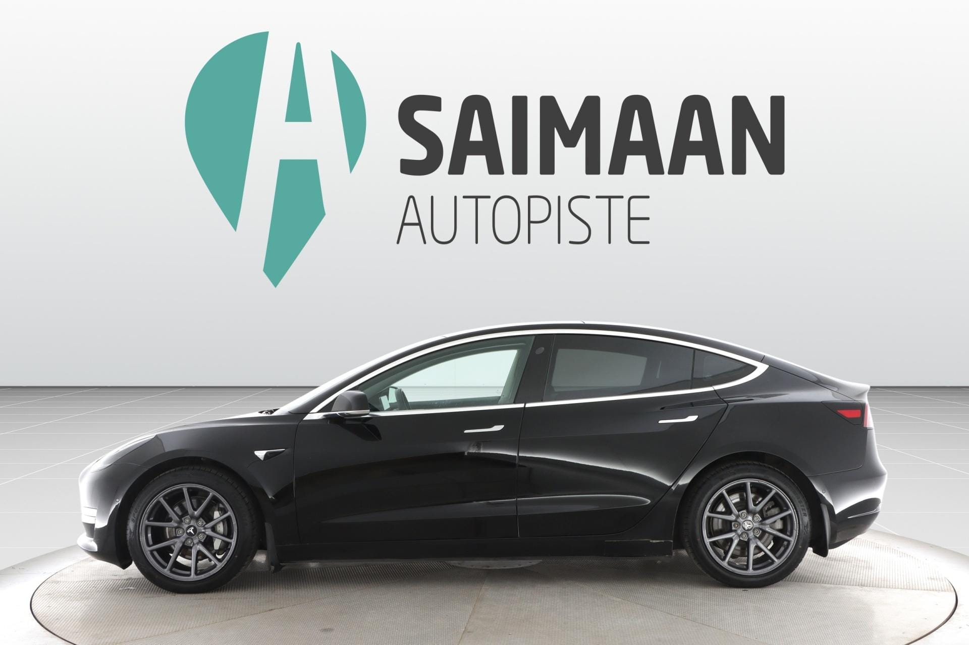 Myydään Tesla Model 3 2019 2