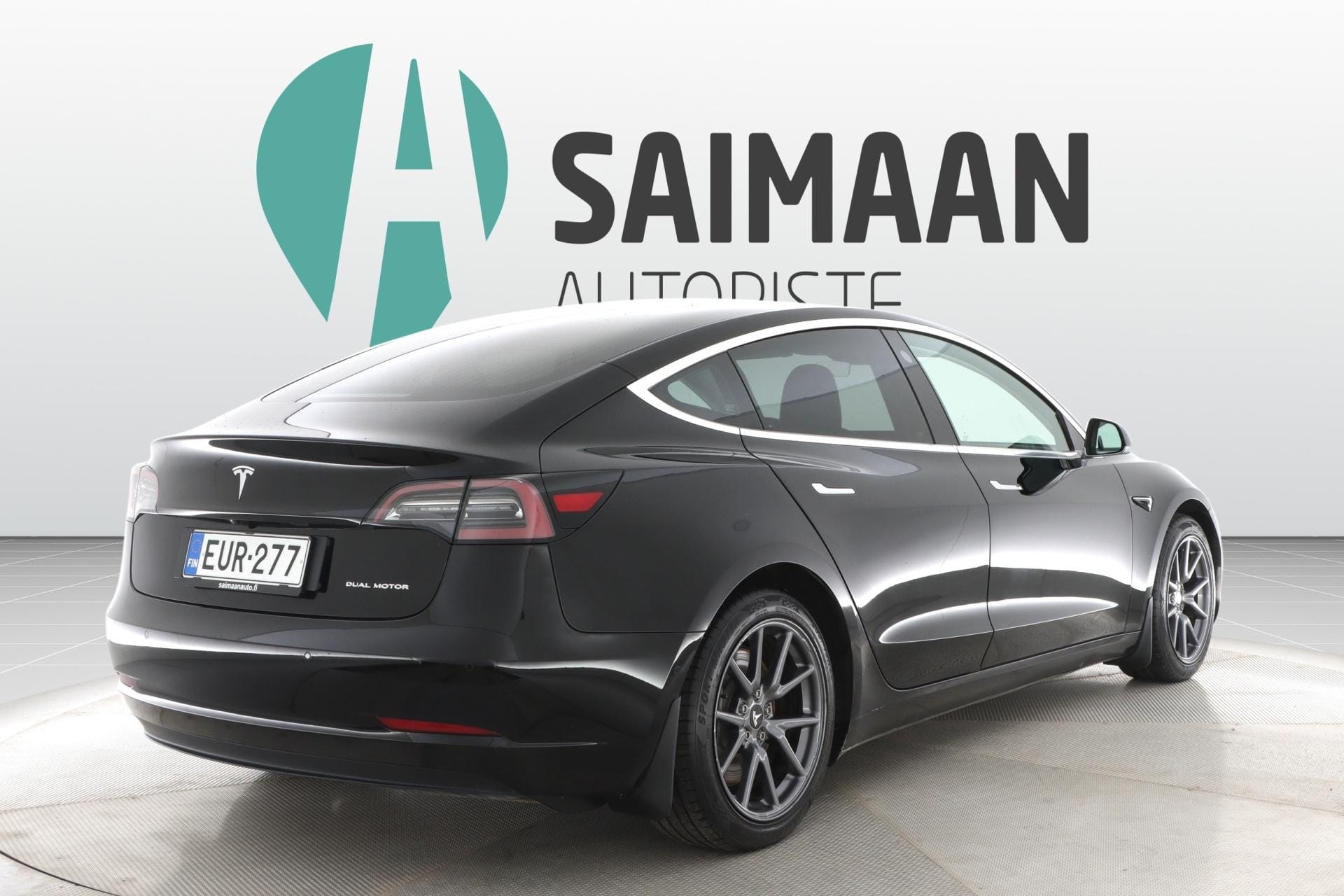 Myydään Tesla Model 3 2019 5