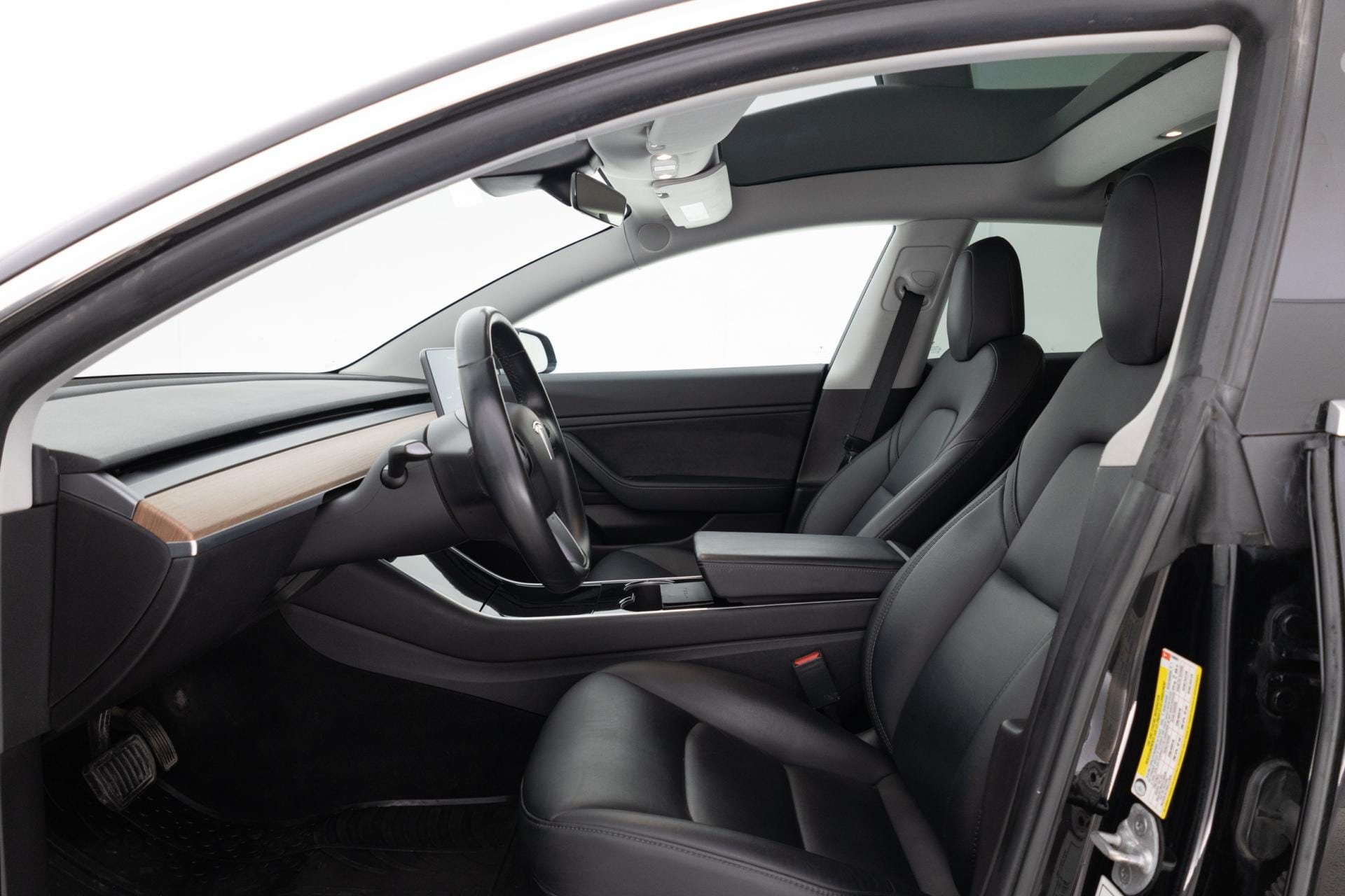 Myydään Tesla Model 3 2019 10