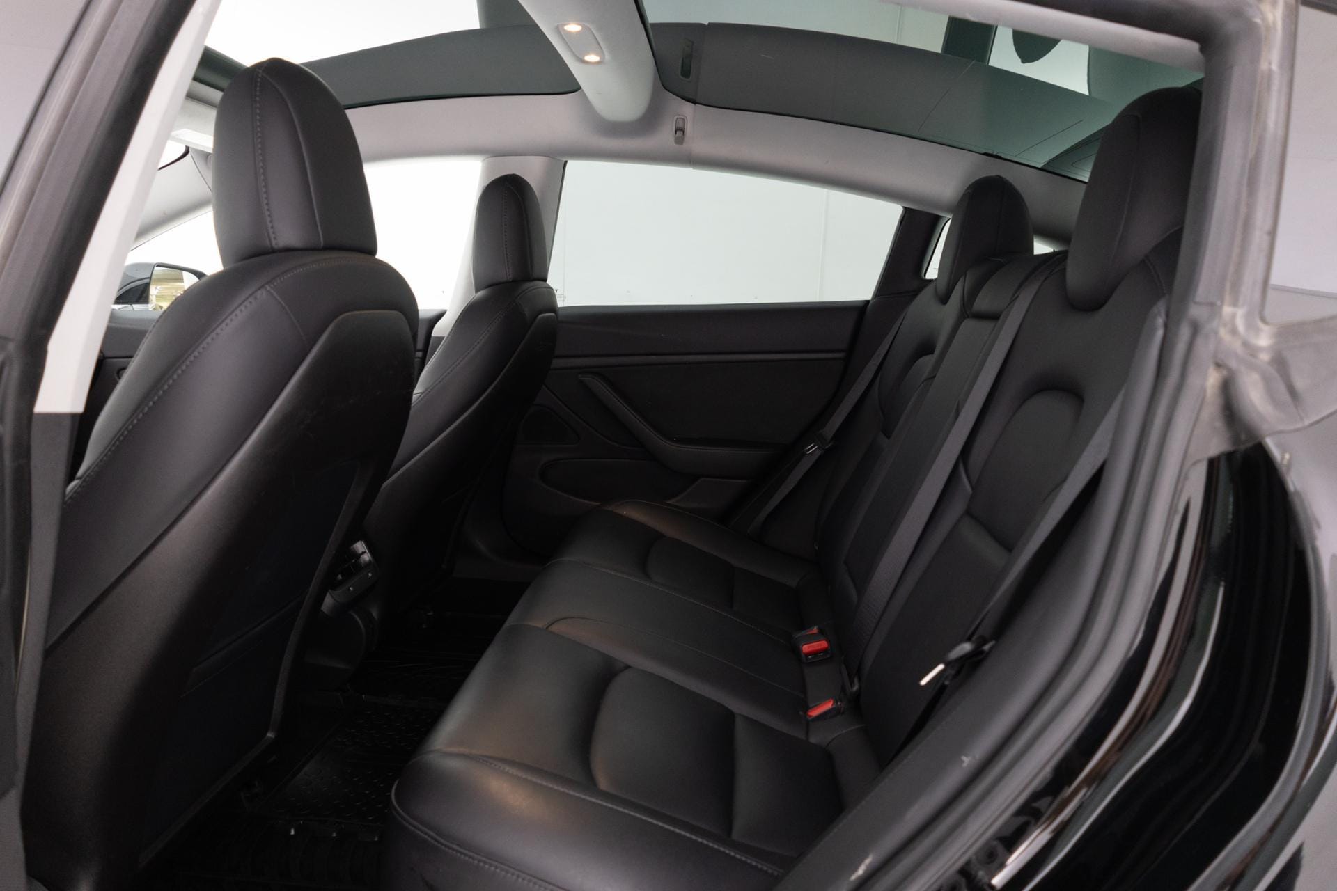 Myydään Tesla Model 3 2019 12