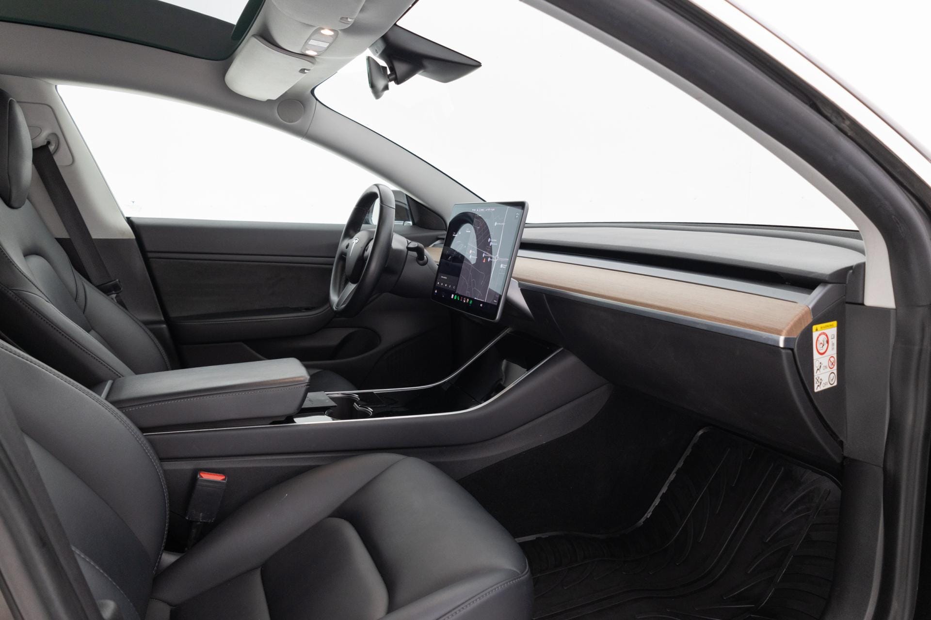 Myydään Tesla Model 3 2019 13