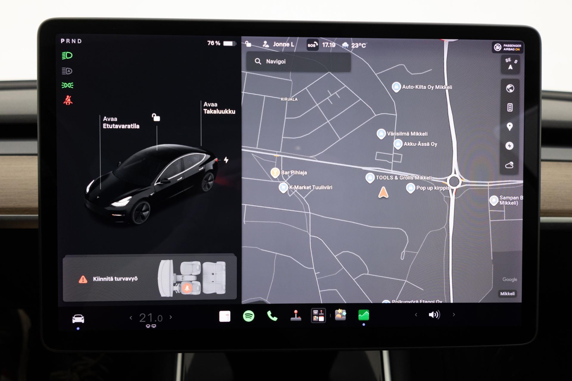 Myydään Tesla Model 3 2019 18