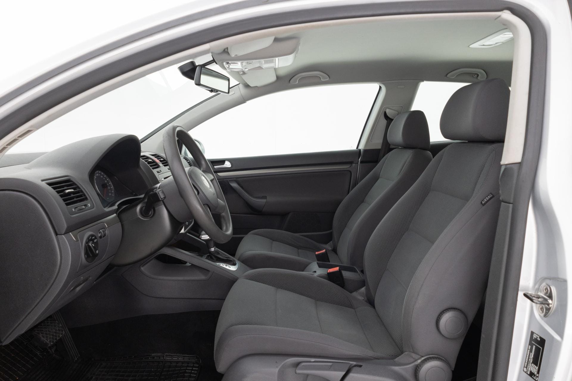 Myydään Volkswagen Golf 2007 10
