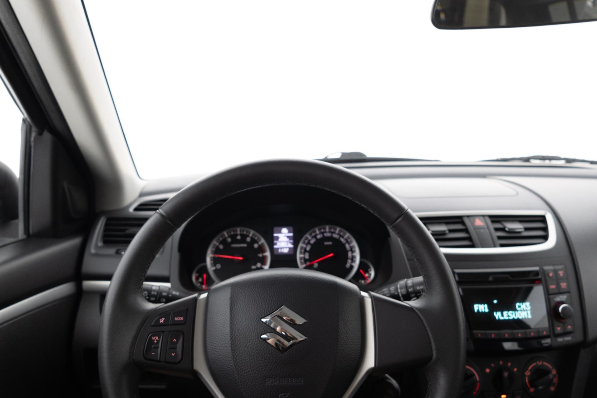 Myydään Suzuki Swift 2011 14