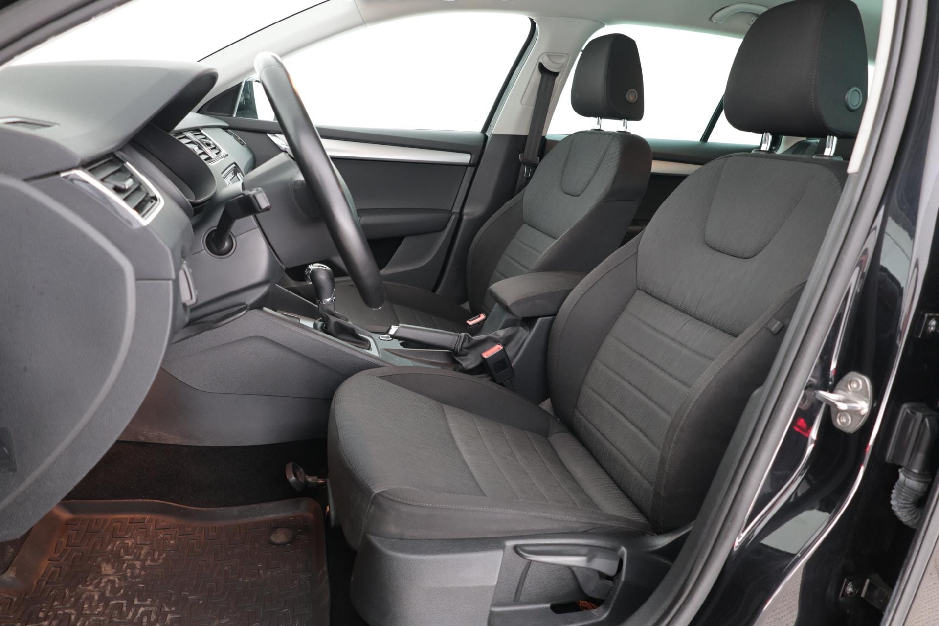 Myydään Skoda Octavia 2016 13