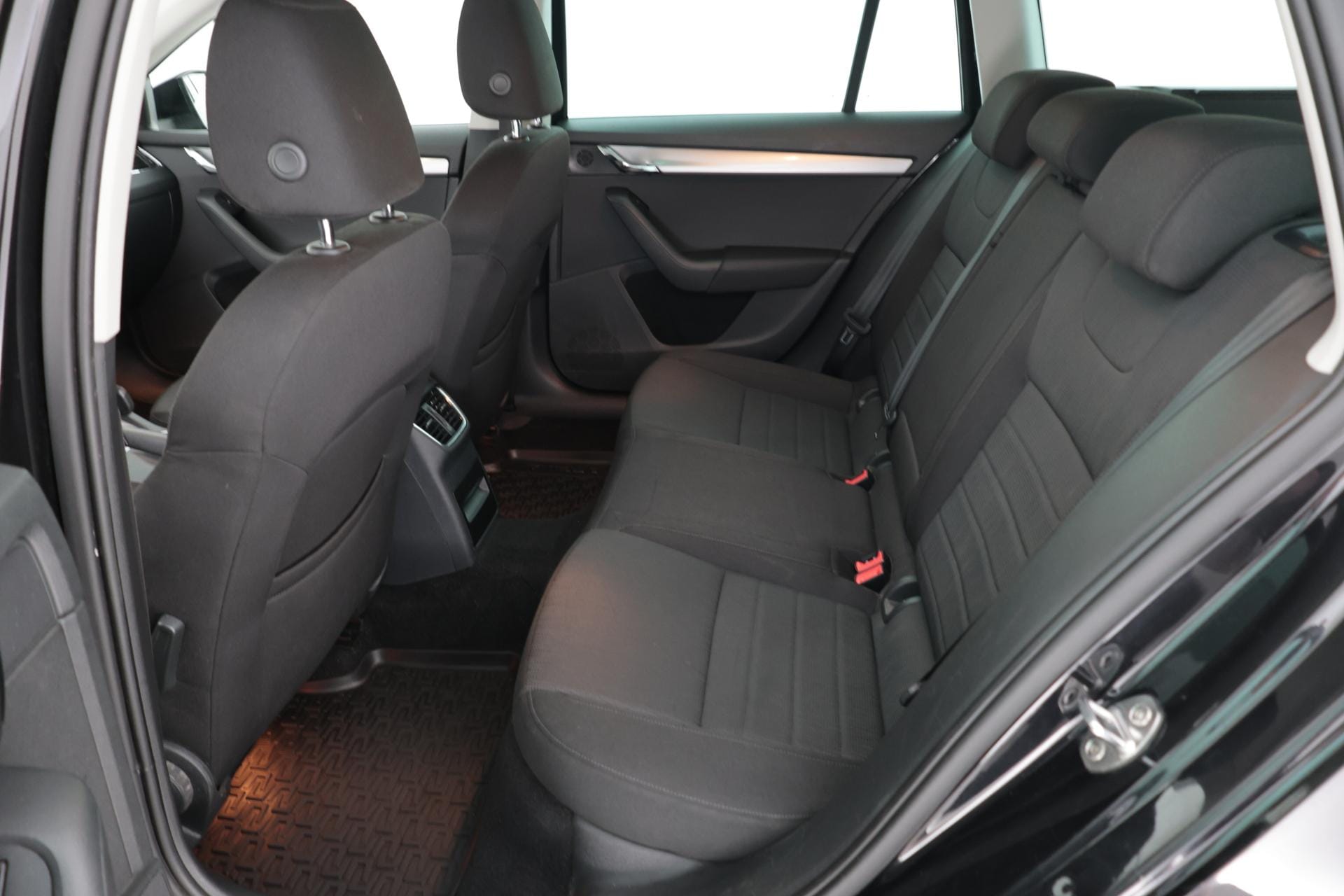 Myydään Skoda Octavia 2016 14