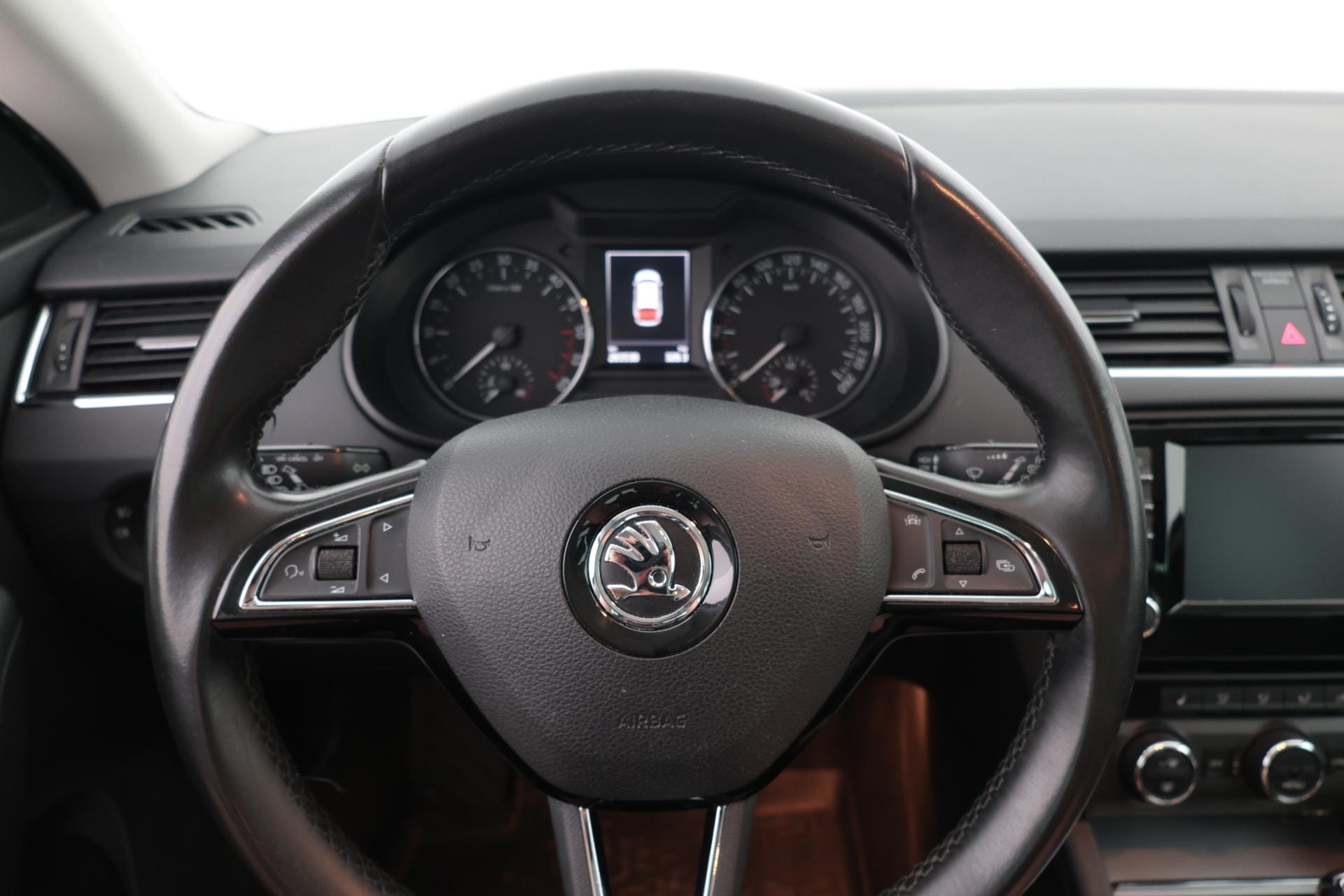 Myydään Skoda Octavia 2016 16