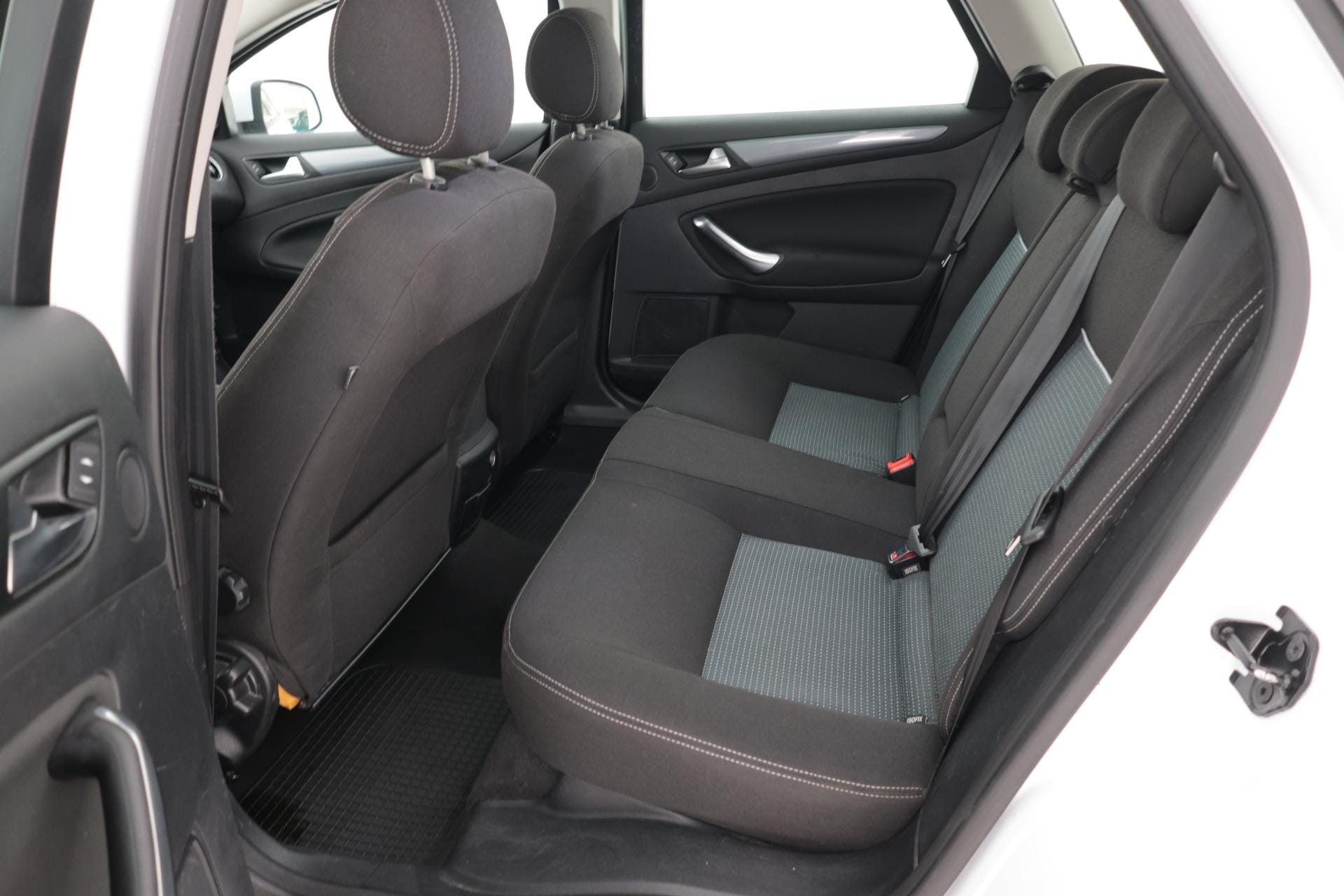 Myydään Ford Mondeo 2011 18
