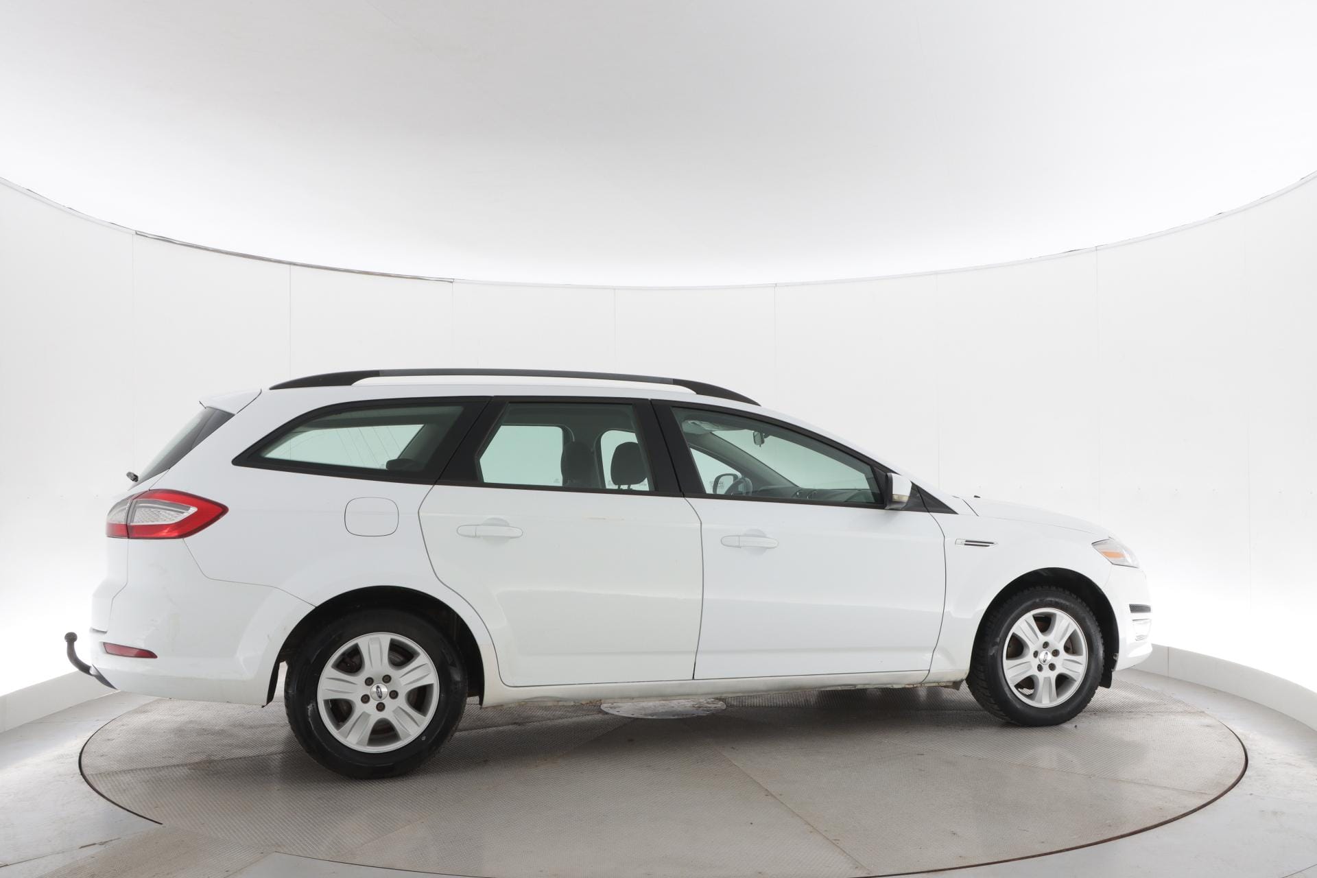 Myydään Ford Mondeo 2011 7