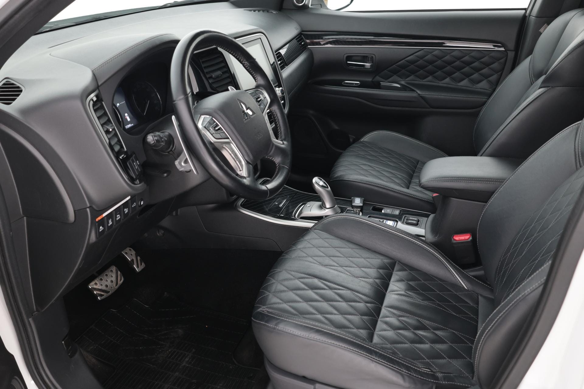 Myydään Mitsubishi Outlander PHEV 2020 10
