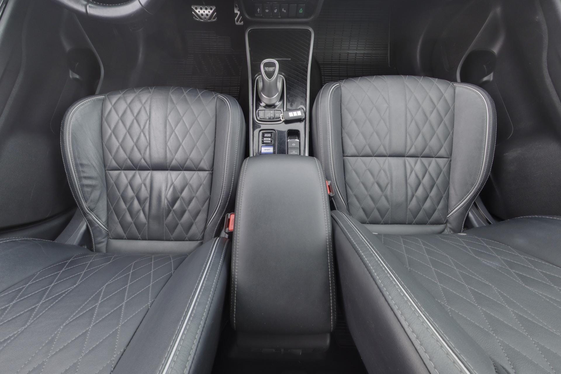 Myydään Mitsubishi Outlander PHEV 2020 19