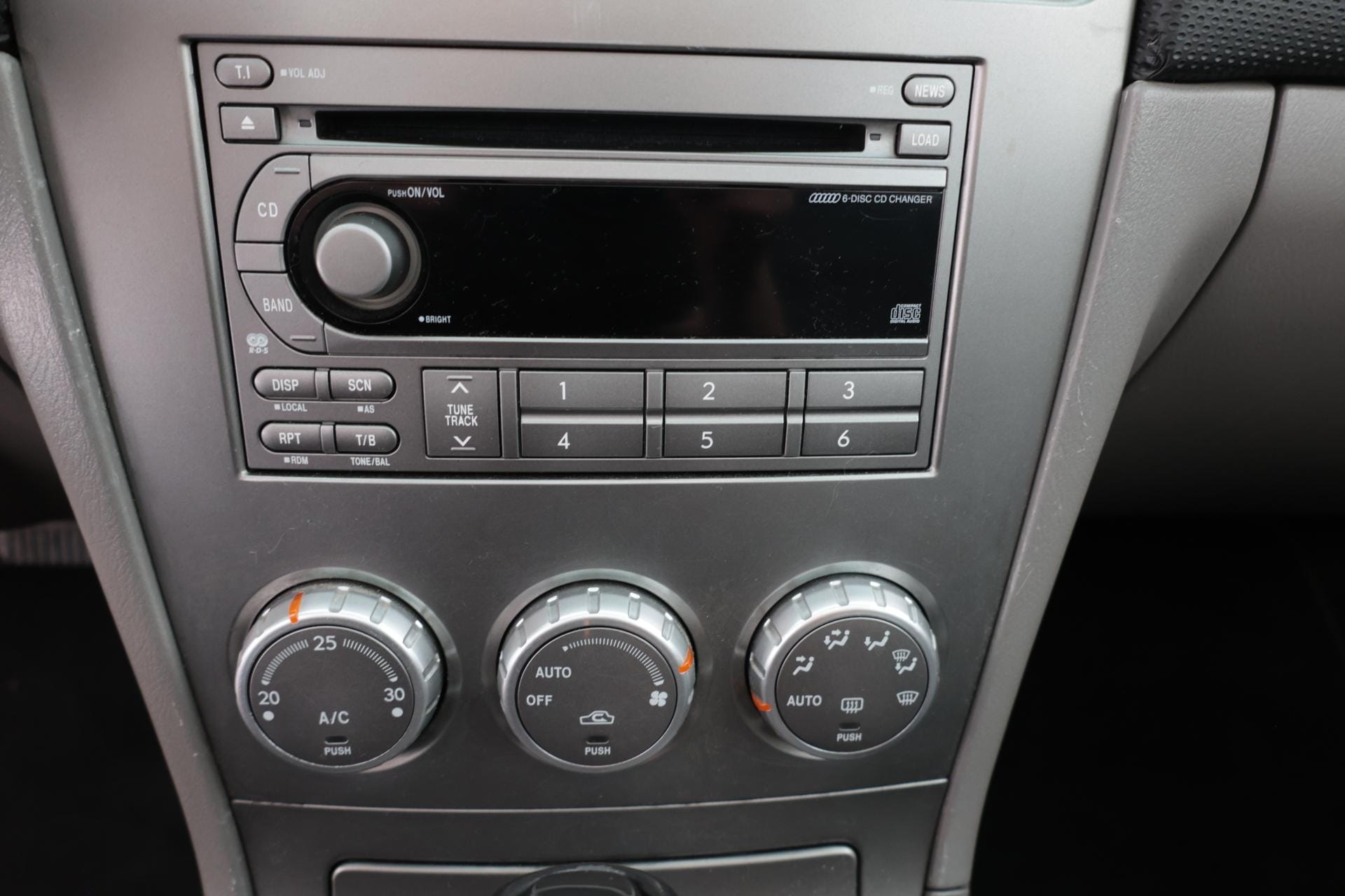 Myydään Subaru Forester 2007 12