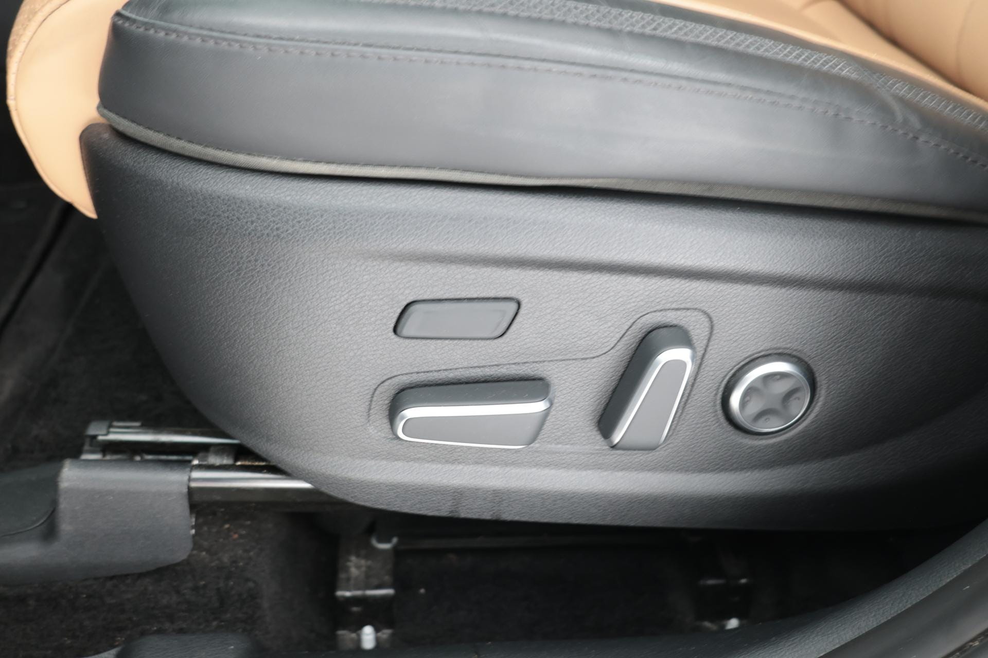 Myydään Hyundai Santa Fe 2022 11